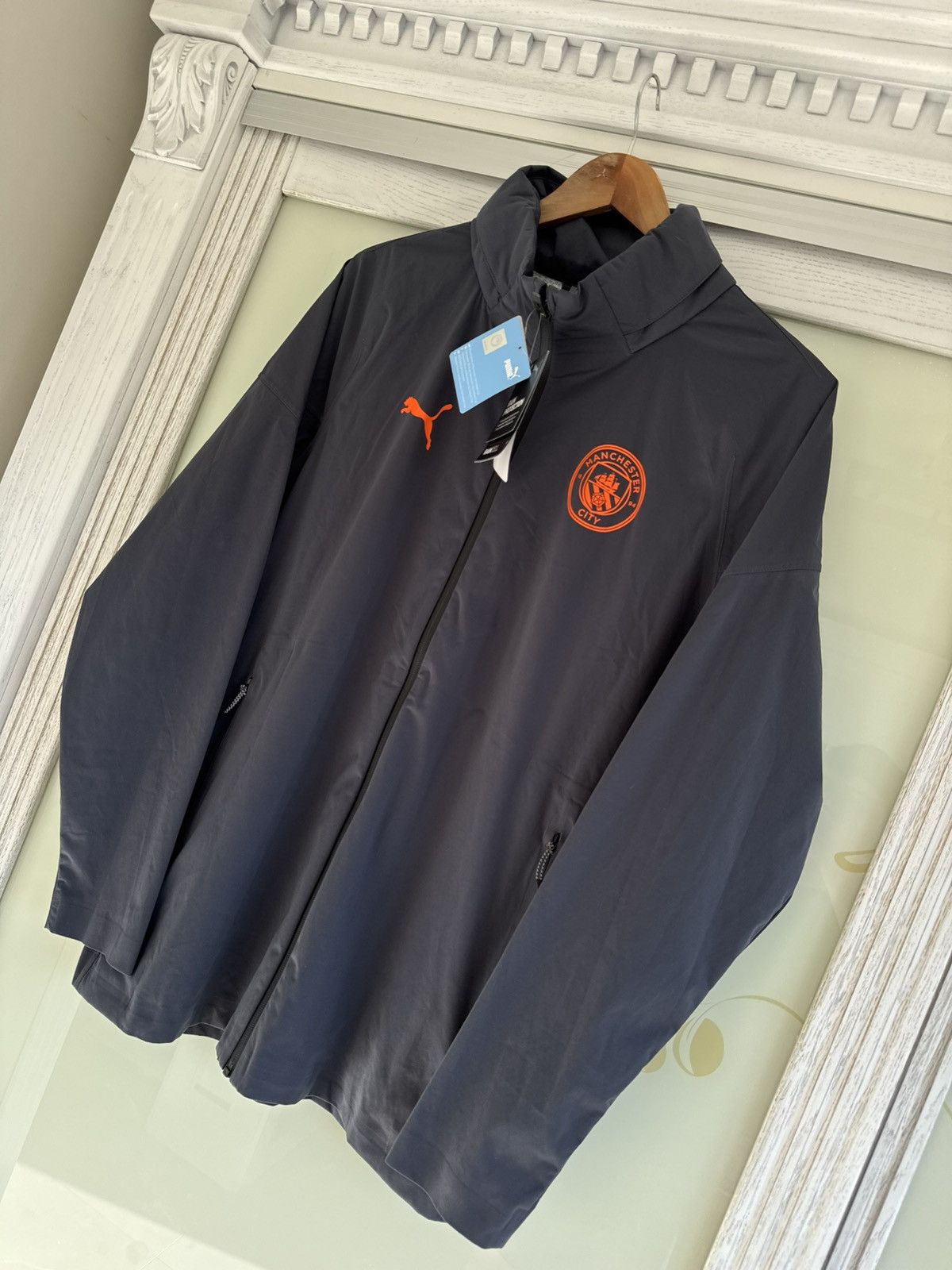 Puma Manchester City 2023-2024 Soccer Hooded Rain Jacket Jersey Size US L / EU 52-54 / 3 - 3 Thumbnail