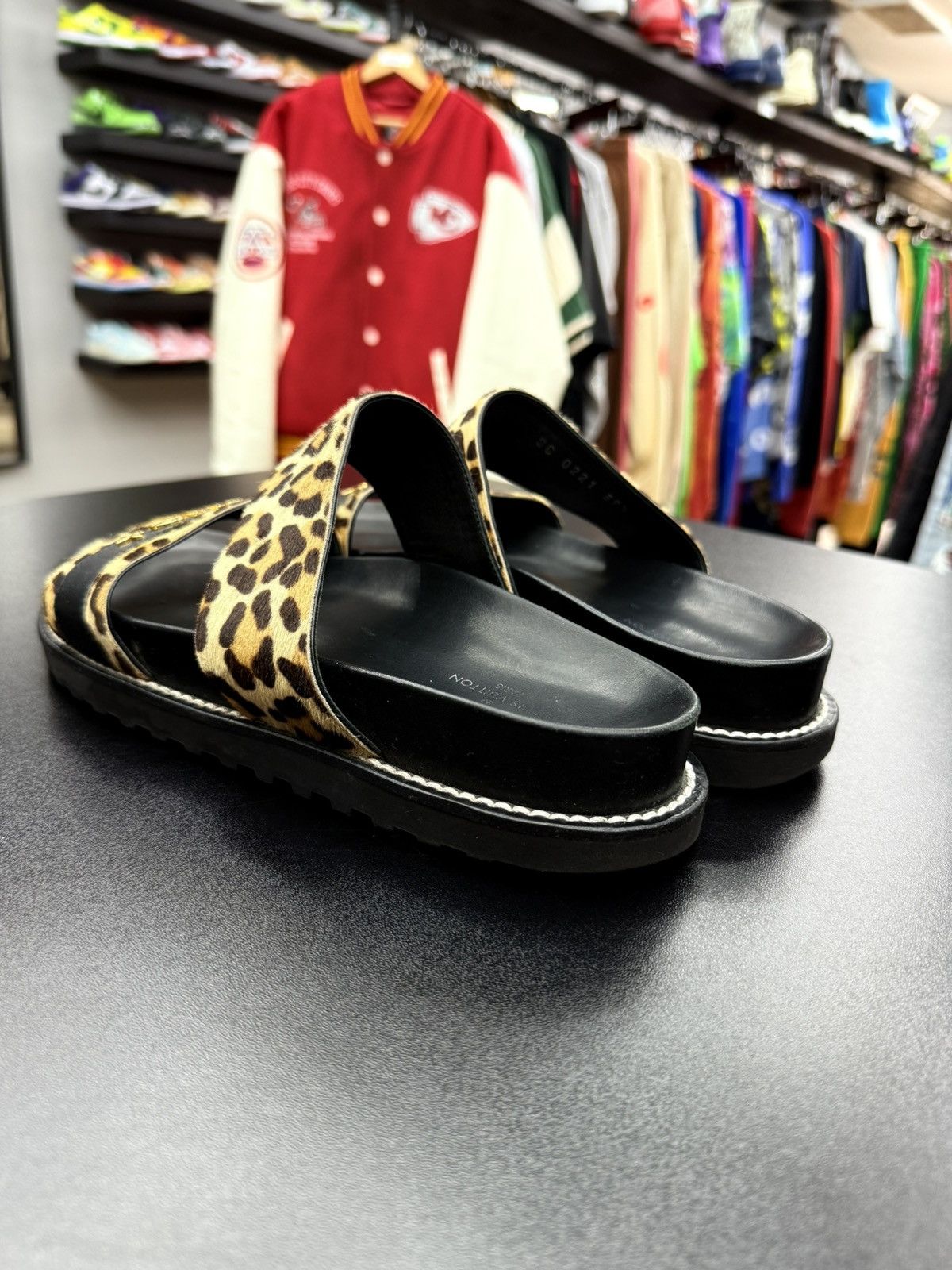 Louis Vuitton Louis Vuitton Bom Dia leopard sandals Size 39.5 / 9.5US Size US 9.5 / IT 39.5 - 9 Thumbnail