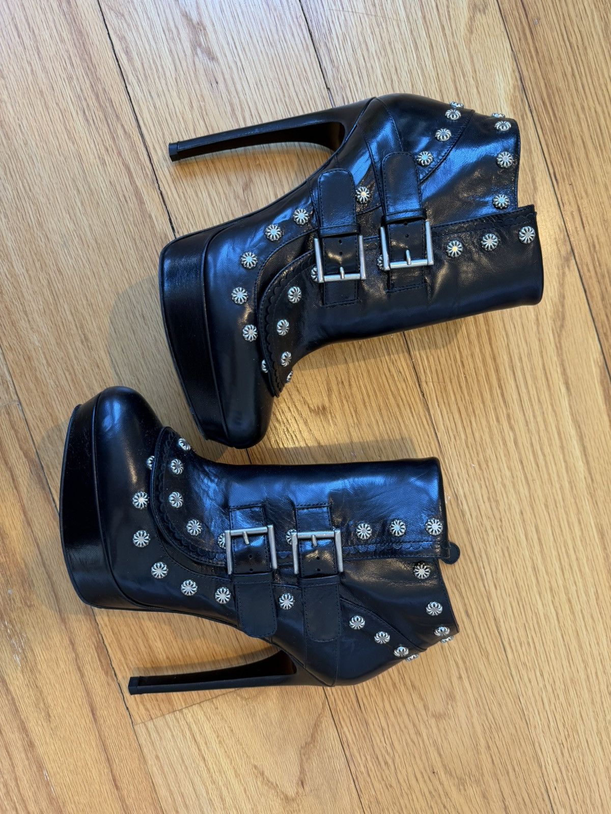 Alexander McQueen Alexander McQueen Studded Ankle Boots Size US 8 / IT 38 - 2 Thumbnail