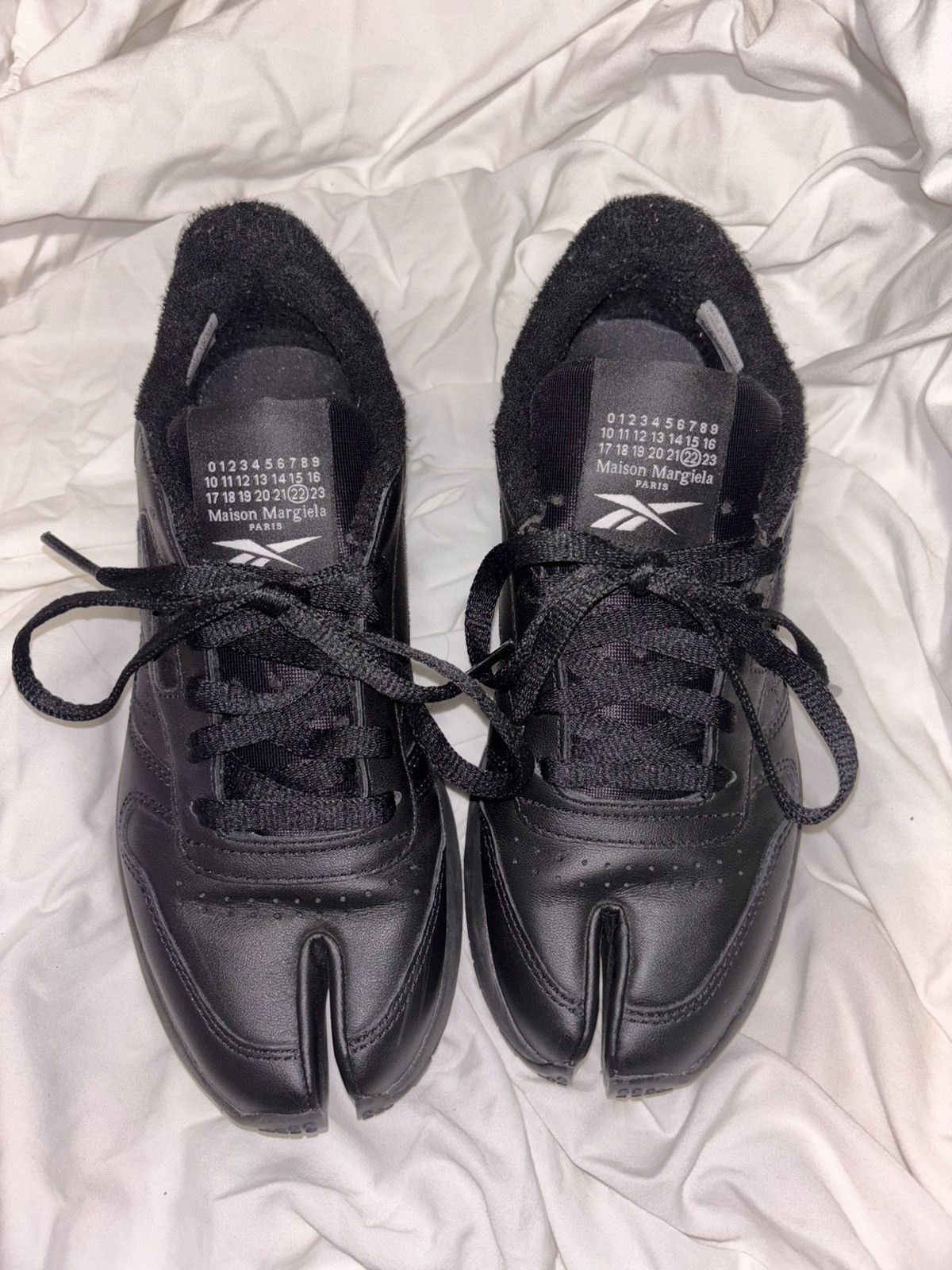 Maison Margiela × Reebok Maison Margiela x Reebok Tabi Sneakers Black Split Toe US 6 Size US 6 / IT 36 - 1 Thumbnail