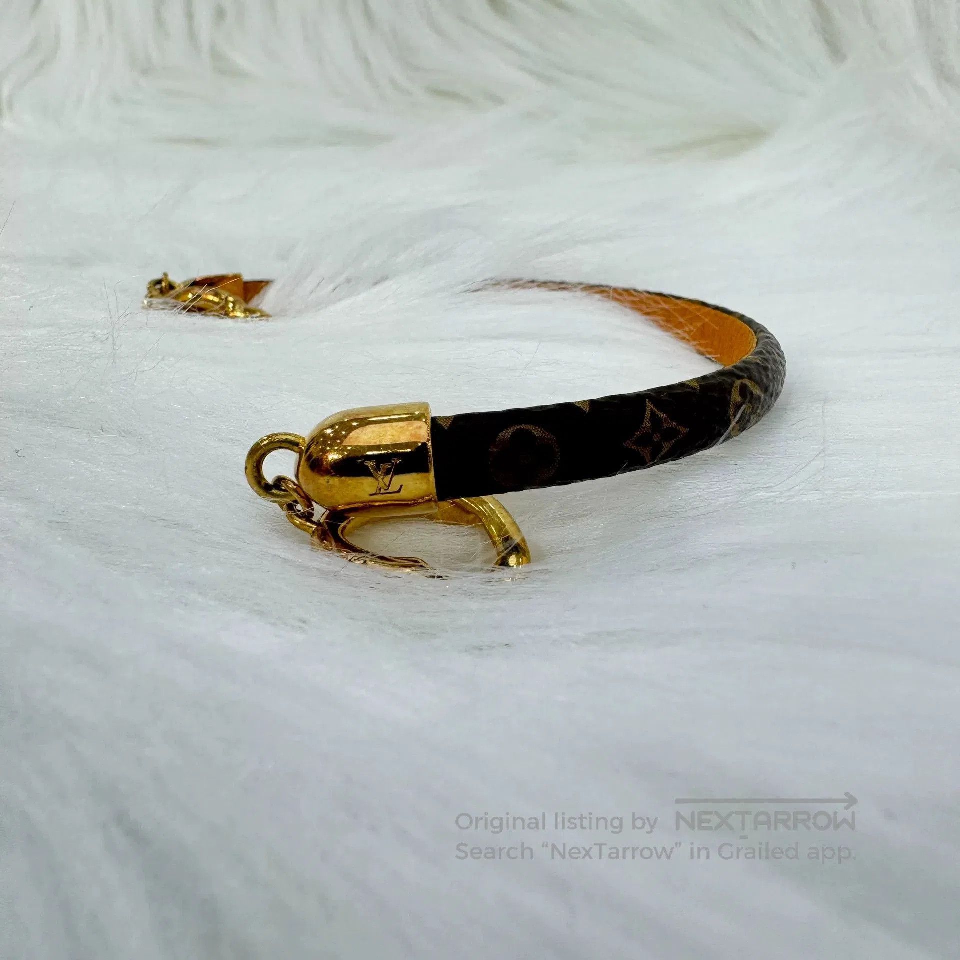 Louis Vuitton LV Say Yes Leather Bracelet Gold Heart. Size ONE SIZE - 3 Thumbnail