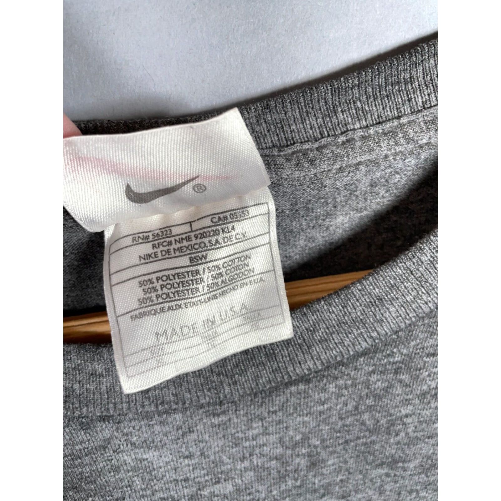 Nike VINTAGE Nike Soccer Print T-Shirt Adult XL Gray/White 90s Made in USA Mens Shirt 50/50 Size US XL / EU 56 / 4 - 7 Thumbnail