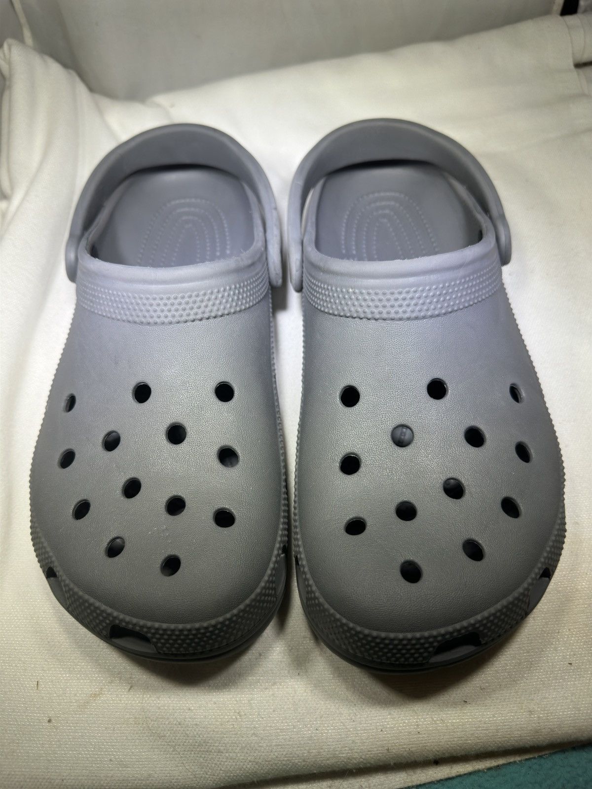 Crocs PreOwned Crocs Sandal Gray Men's 10 Women's 12 Size US 10 / EU 43 - 2 Thumbnail