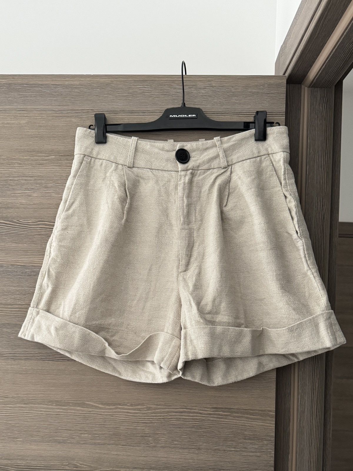 Toteme Toteme Tanzania Bermuda Linen Blend Shorts M Size 26" / US 2 / IT 38 - 1 Thumbnail