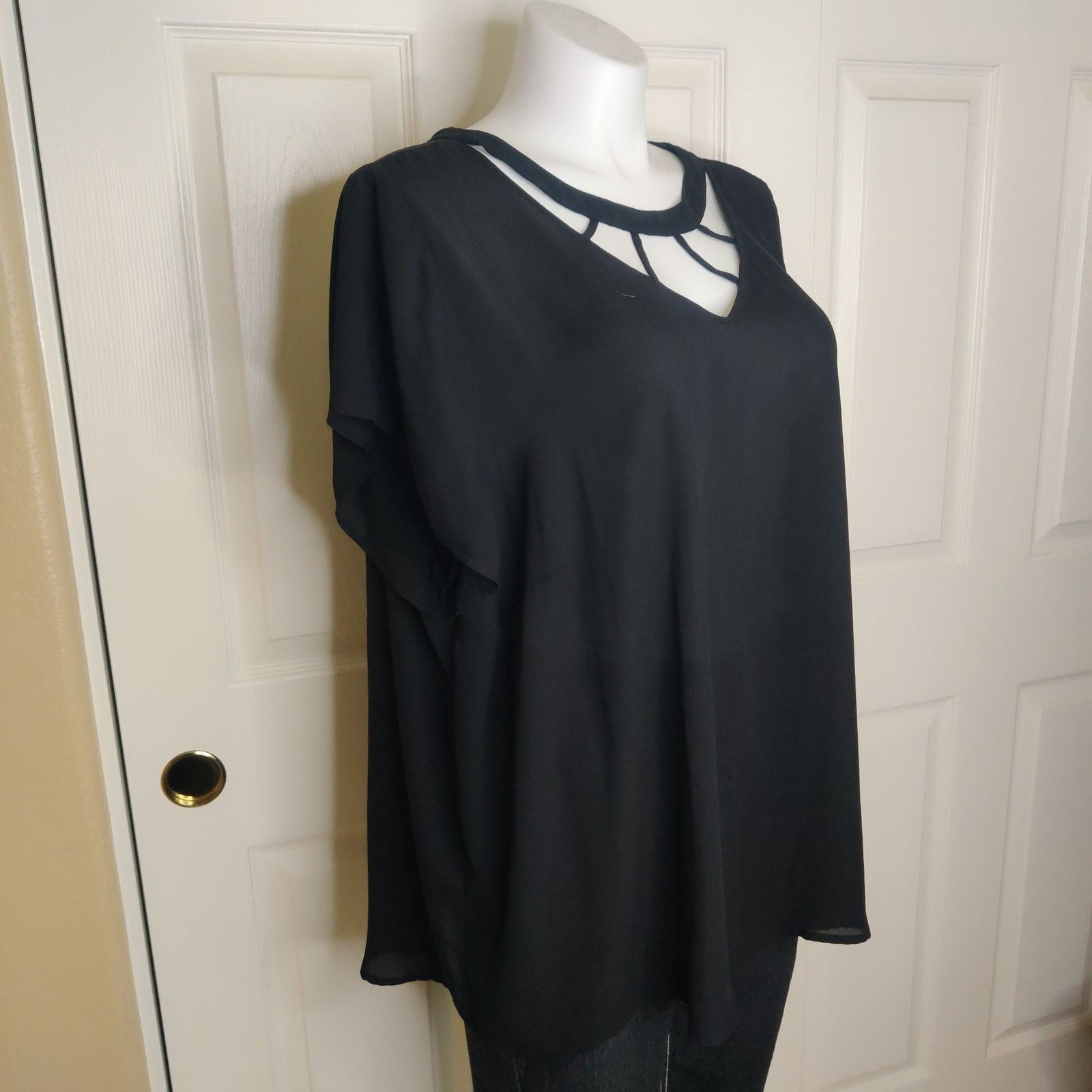 Torrid Torrid Georgette Cage Front Top sz 4 Size 4XL / US 24-26 - 1 Thumbnail