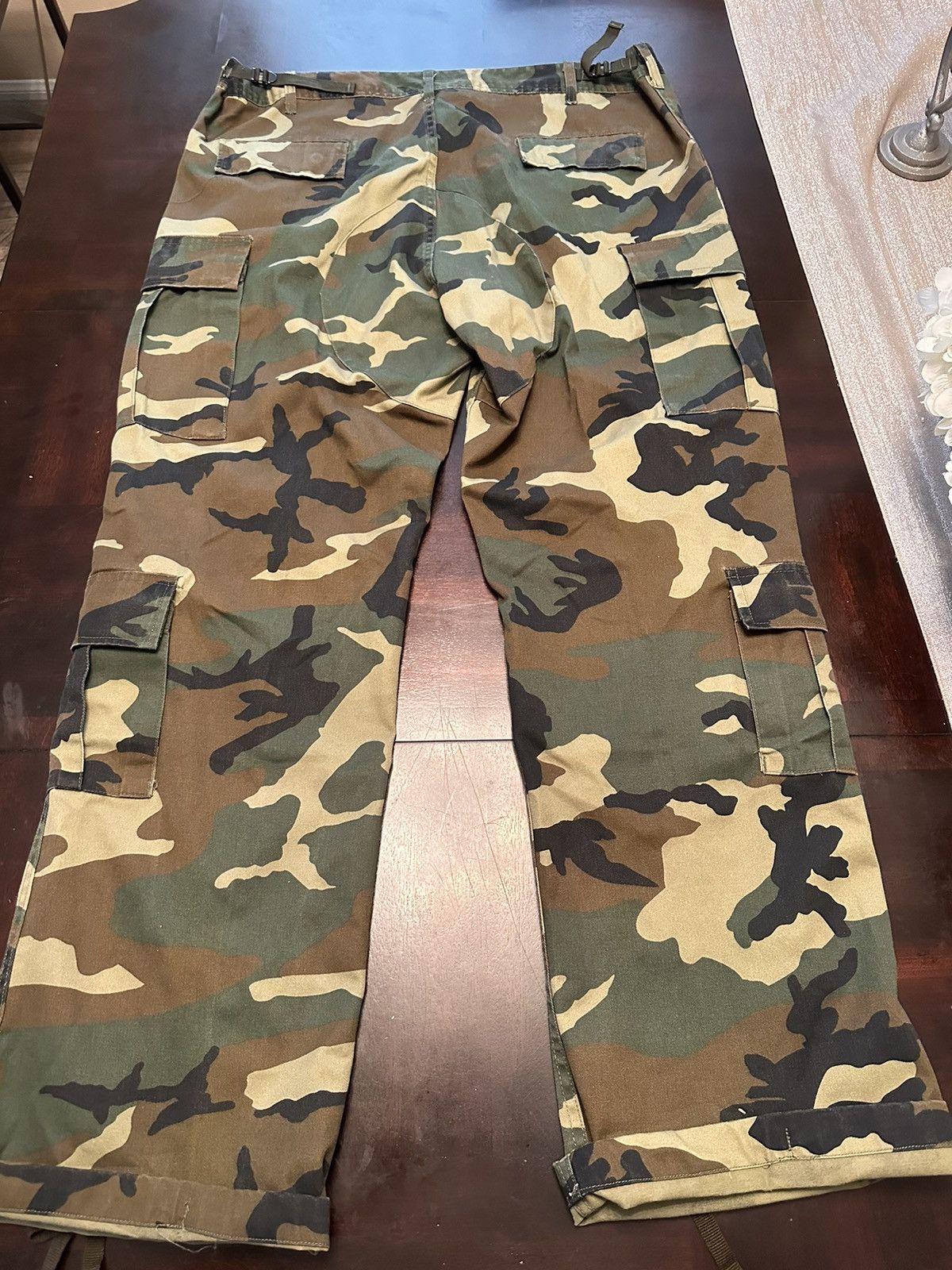 The GV Gallery GV Gallery Raspberry Hills Camo Cargo Pants XL | Grailed