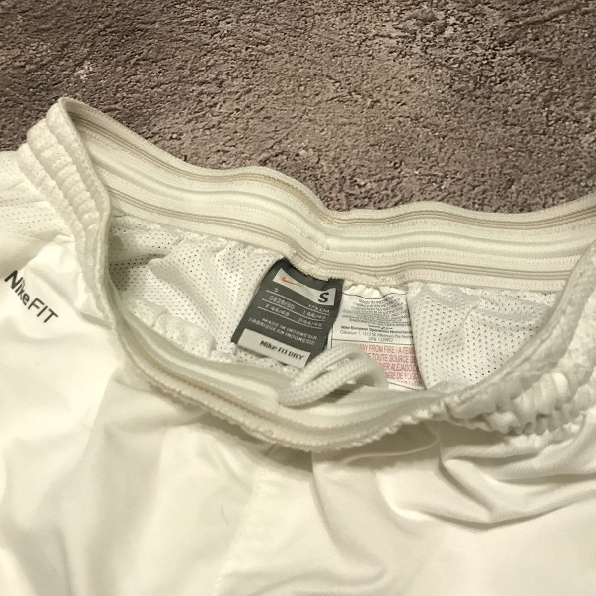 Vintage Vintage Nike Swoosh Shorts Baggy Y2K Streetwear Skate 30 Size US 30 / EU 46 - 4 Thumbnail
