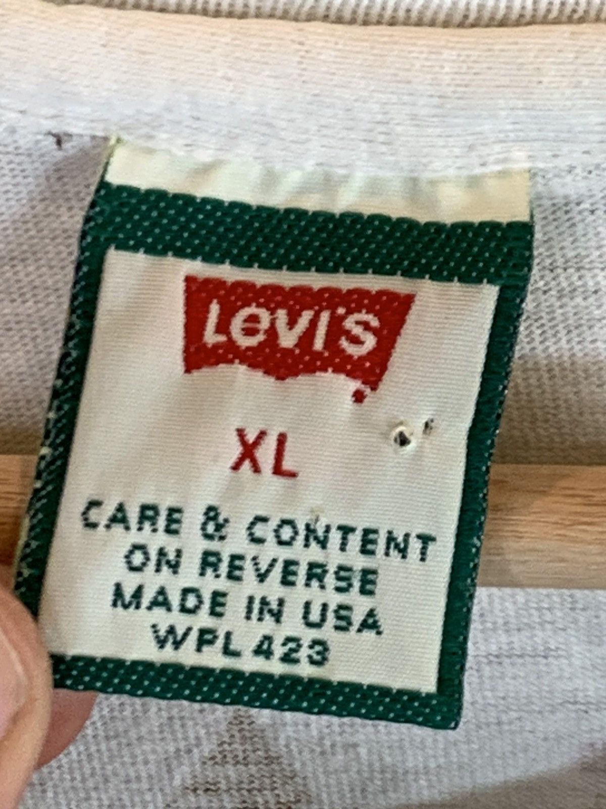 Levi's × Vintage *RARE* Vintage Levi’s Peace Art Single Stitch USA-Made Shirt Size US XL / EU 56 / 4 - 7 Thumbnail