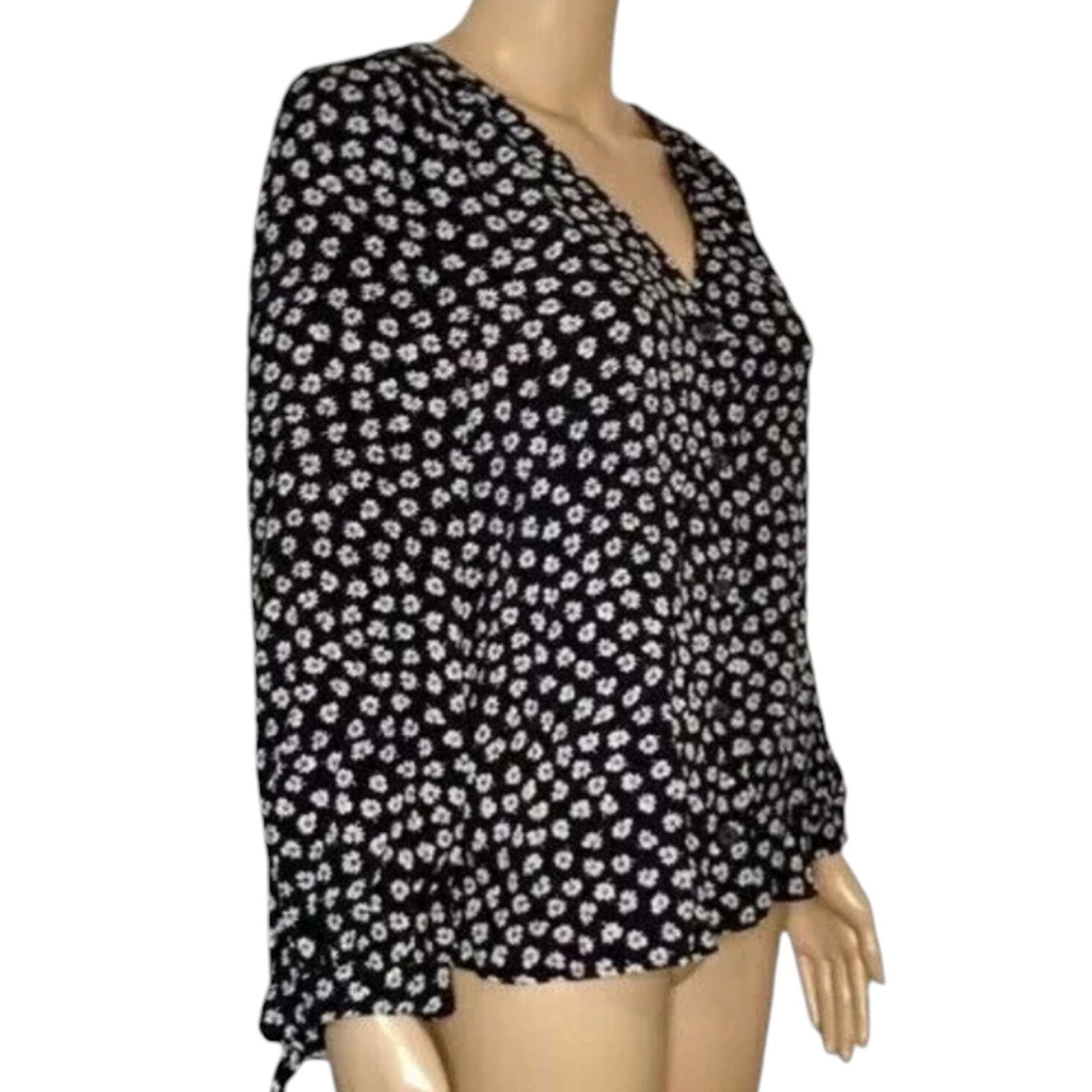 Madewell Madewell Tie Sleeve Button Down V Neck Viscose Top Medium Size M / US 6-8 / IT 42-44 - 3 Thumbnail