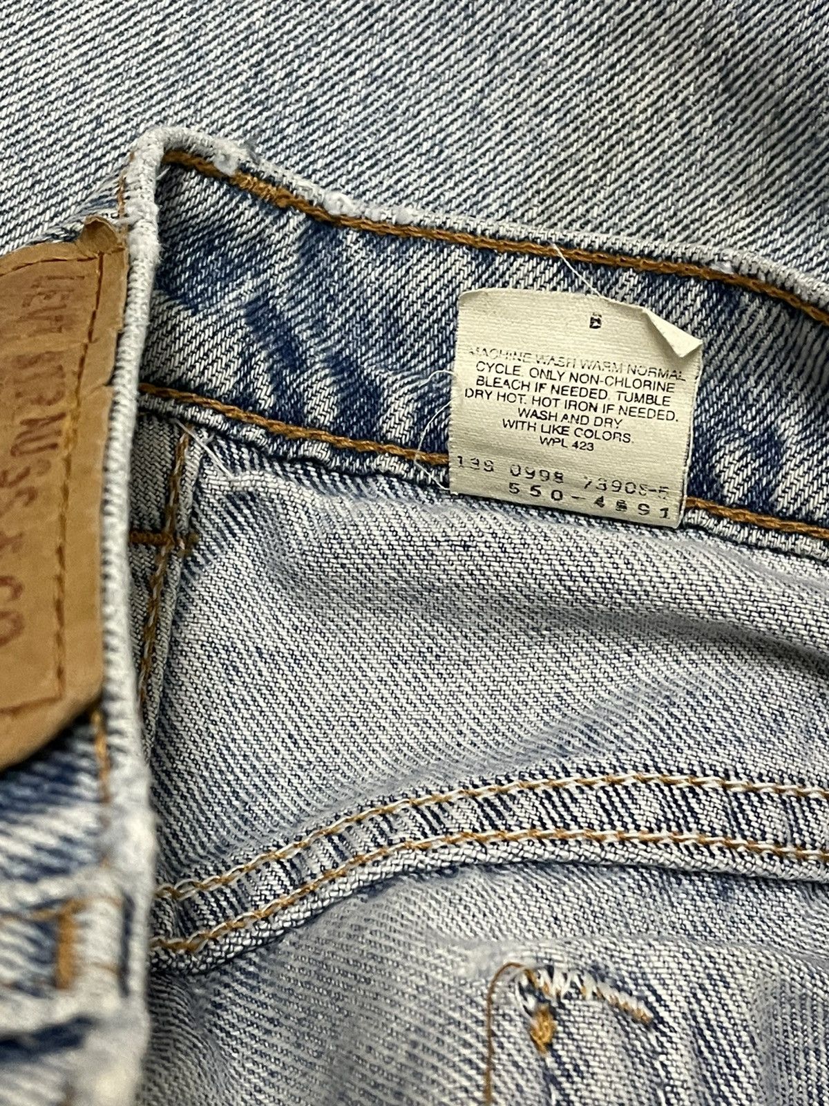 Levi's Vintage Clothing Vintage 1990s Designer Levis 550 Relaxed Fit Blue Denim Size US 28 / EU 44 - 16 Thumbnail