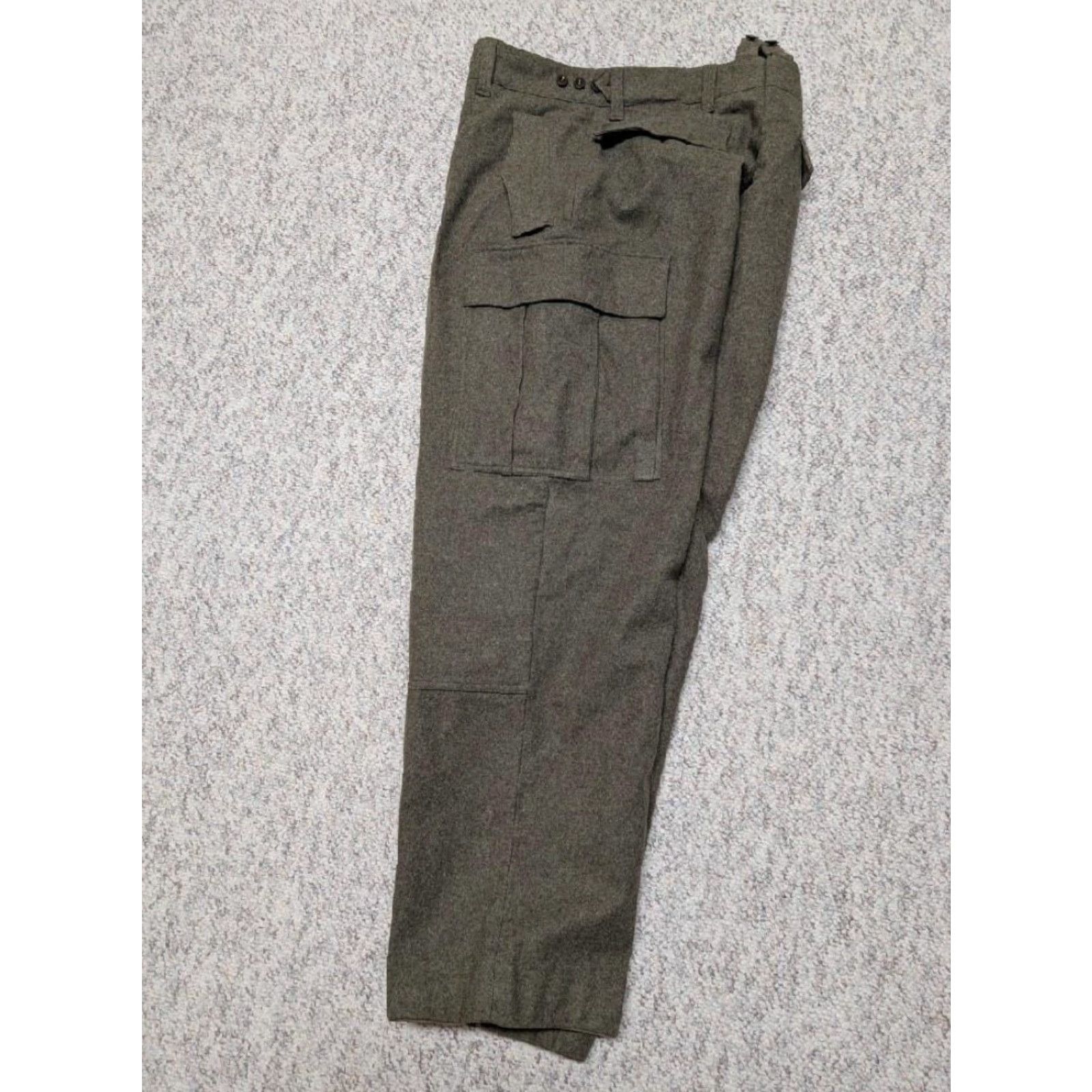 Vintage VINTAGE military thick wool ARMY pants TROUSERS 30x32 green CARGO Germany Mens Wool Cargo 30x32 Green 1940s? Size US 30 / EU 46 - 3 Thumbnail