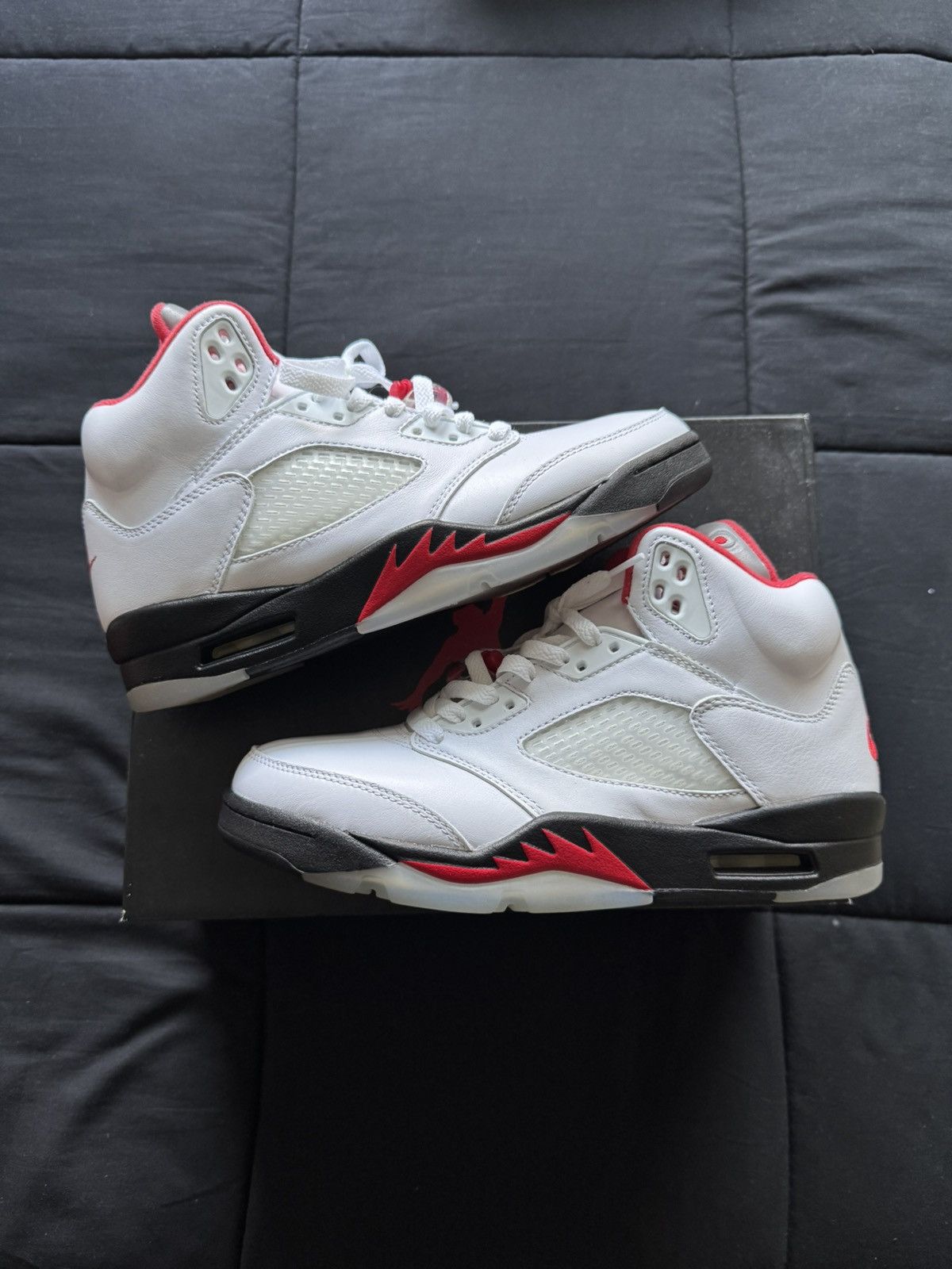 Jordan Brand Air Jordan 5 Fire Red Size 7.5 Size US 7.5 / EU 40-41 - 1 Thumbnail