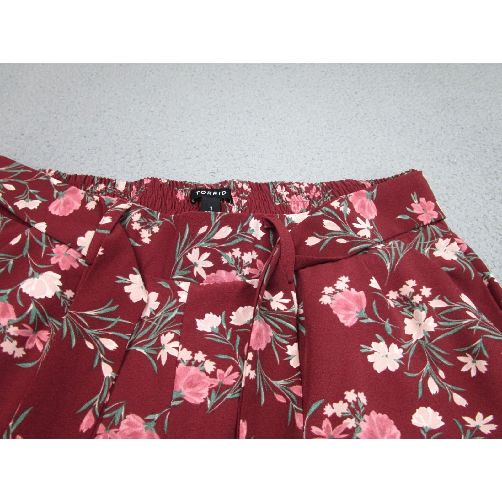 Torrid Torrid Dress Pants Womens 1 Red Floral Wide Leg Belted Elastic Waist Pull On Size 25" / US 0 / IT 36 - 3 Thumbnail