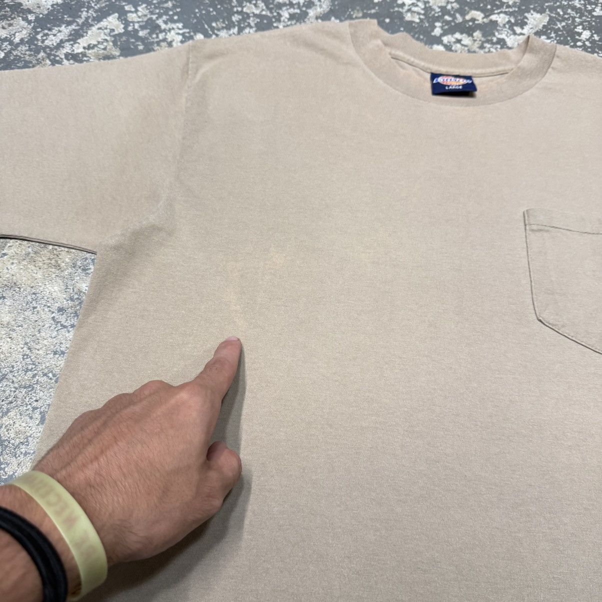Dickies Vintage Dickies Tan Beige Blank 90s Single Stitch Pocket Tee Size US L / EU 52-54 / 3 - 10 Thumbnail