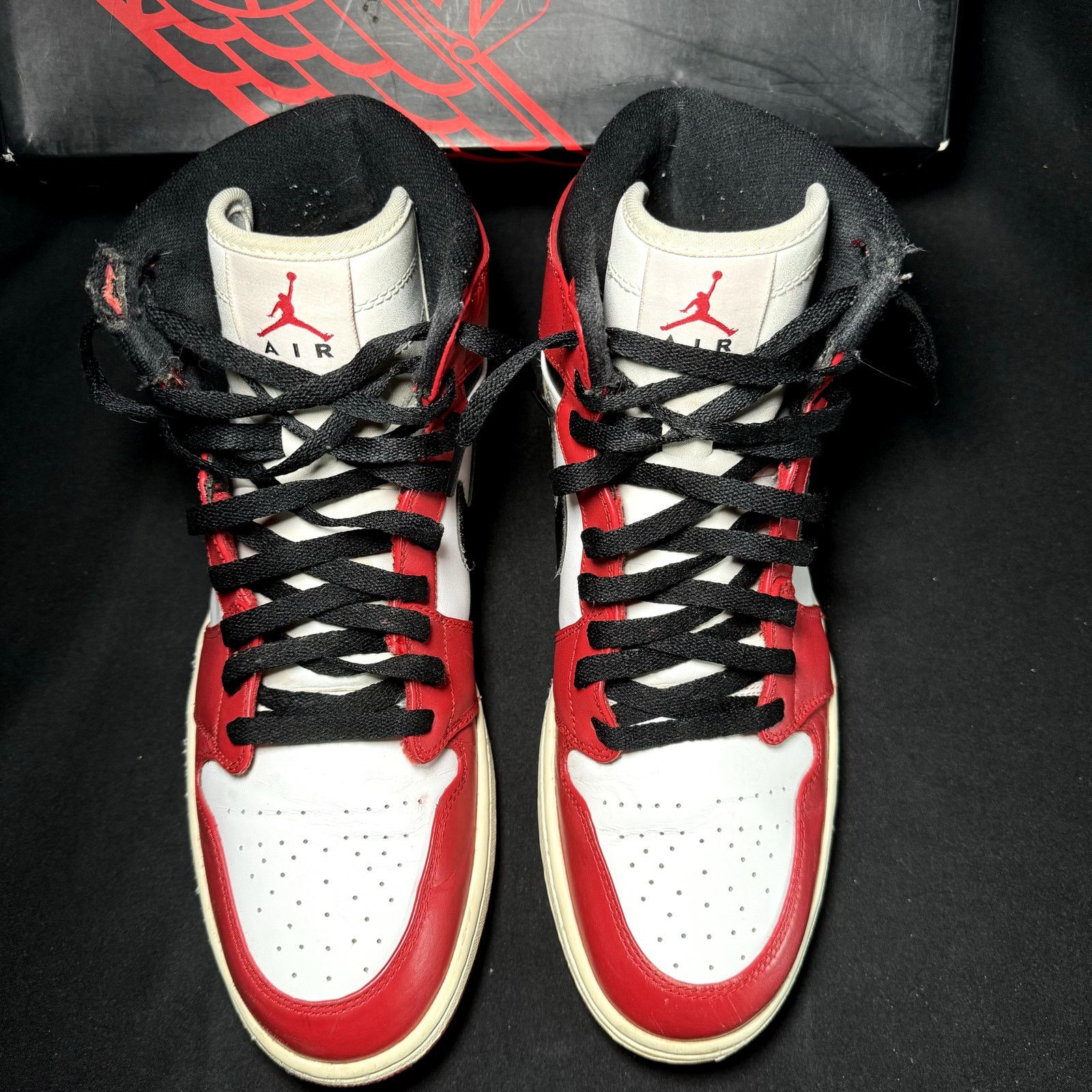 Jordan Brand Nike Air Jordan 1 Retro High Chicago 2013 Men's Shoes Size US 11.5 / EU 44-45 - 4 Thumbnail