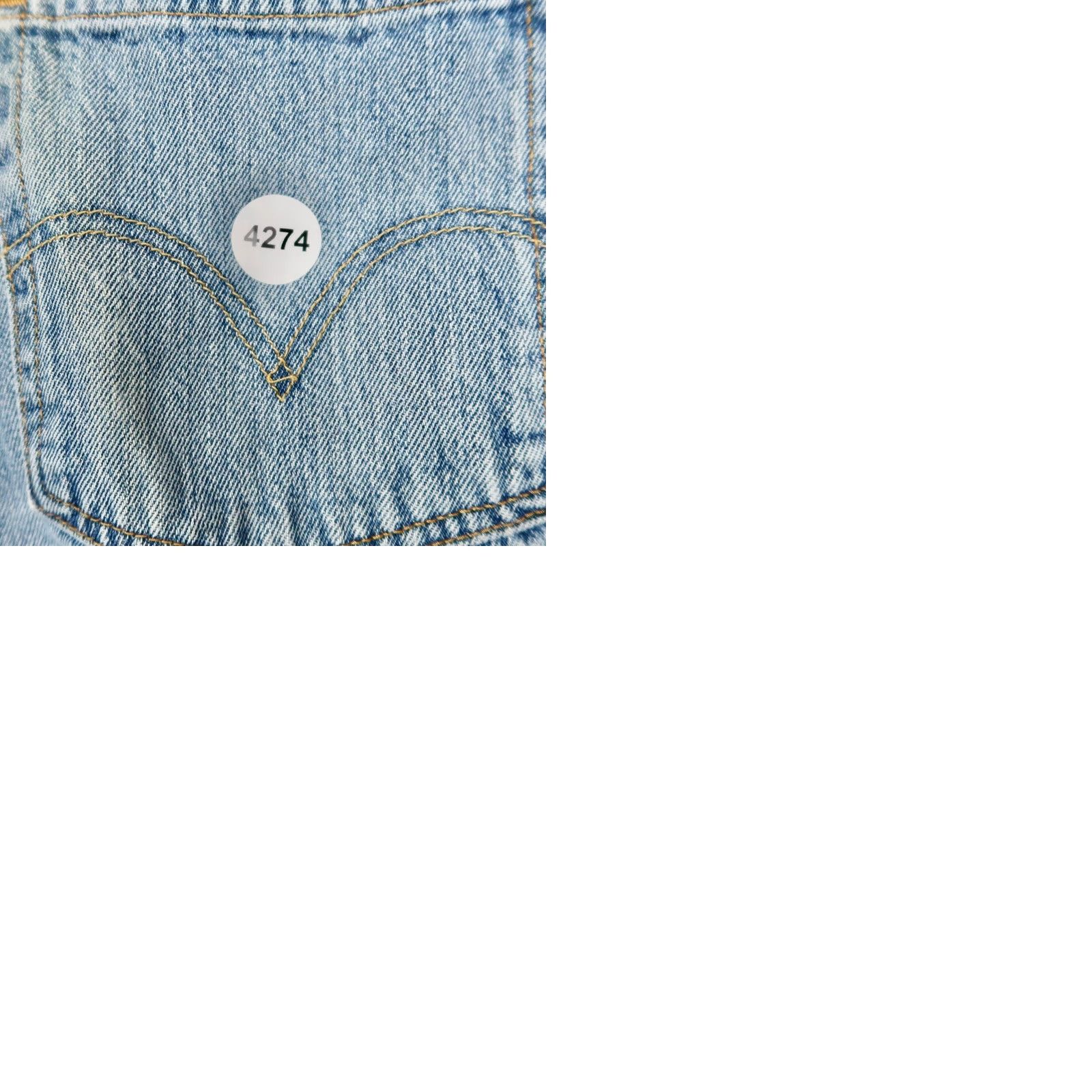 Levi's VINTAGE Levis 501 Jeans Mens 35x30 Light Wash Blue Denim Button Fly Original Fit Size US 35 - 11 Thumbnail