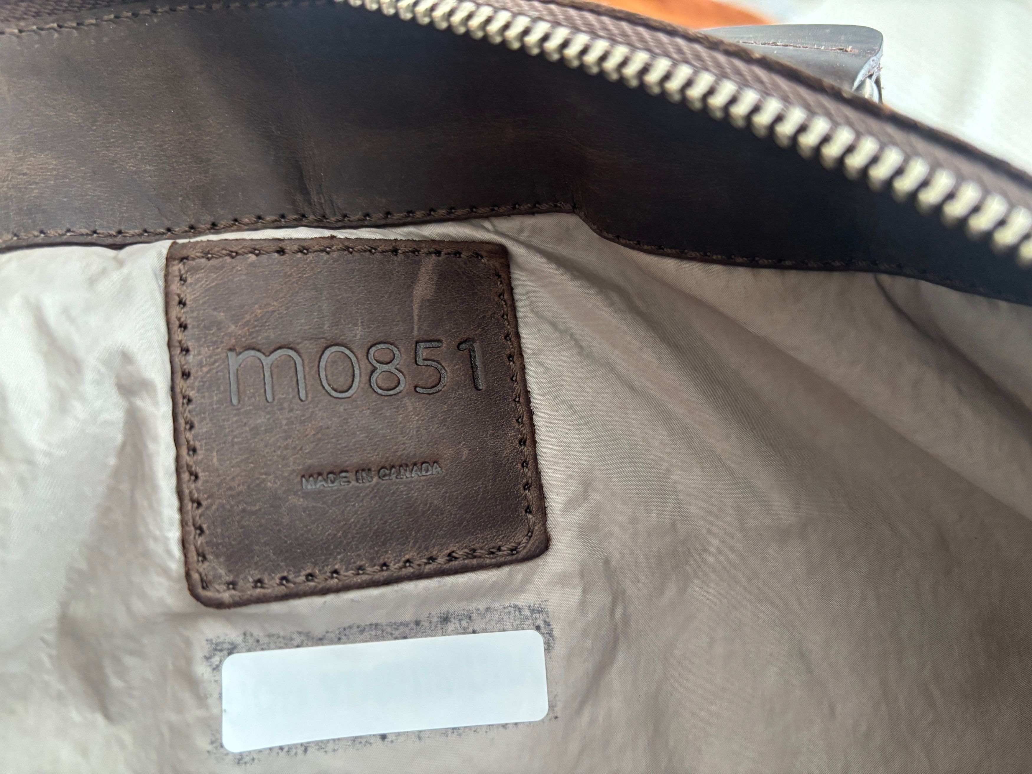 M0851 $275 Brown Leather Crossbody/Shoulder Bag, Messenger / Tote Size ONE SIZE - 7 Thumbnail