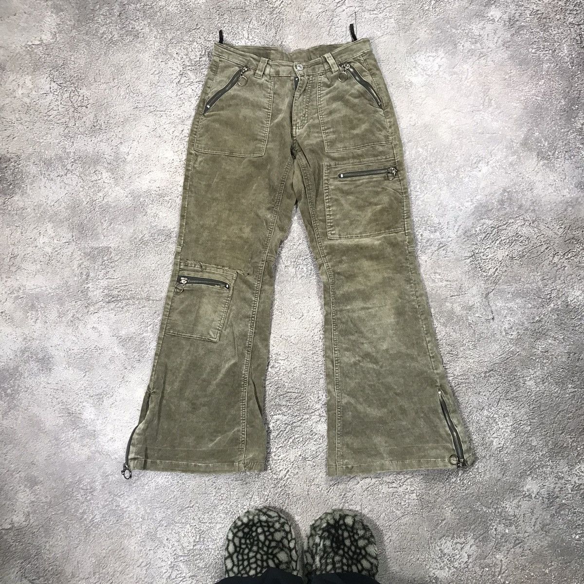 Vintage Vintage 90s Baggy Cargo Pants Faded Khaki Workwear Logo 28 Size 28" / US 6 / IT 42 - 2 Thumbnail