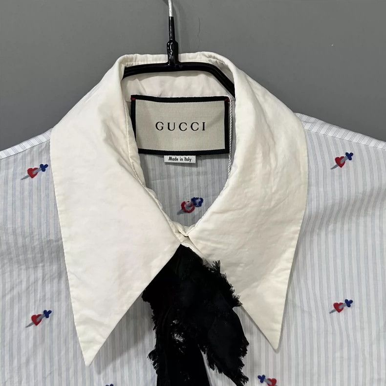 Gucci Gucci Size 38 Heart-printed shirt 2502-Nextarrow Size US S / EU 44-46 / 1 - 5 Thumbnail