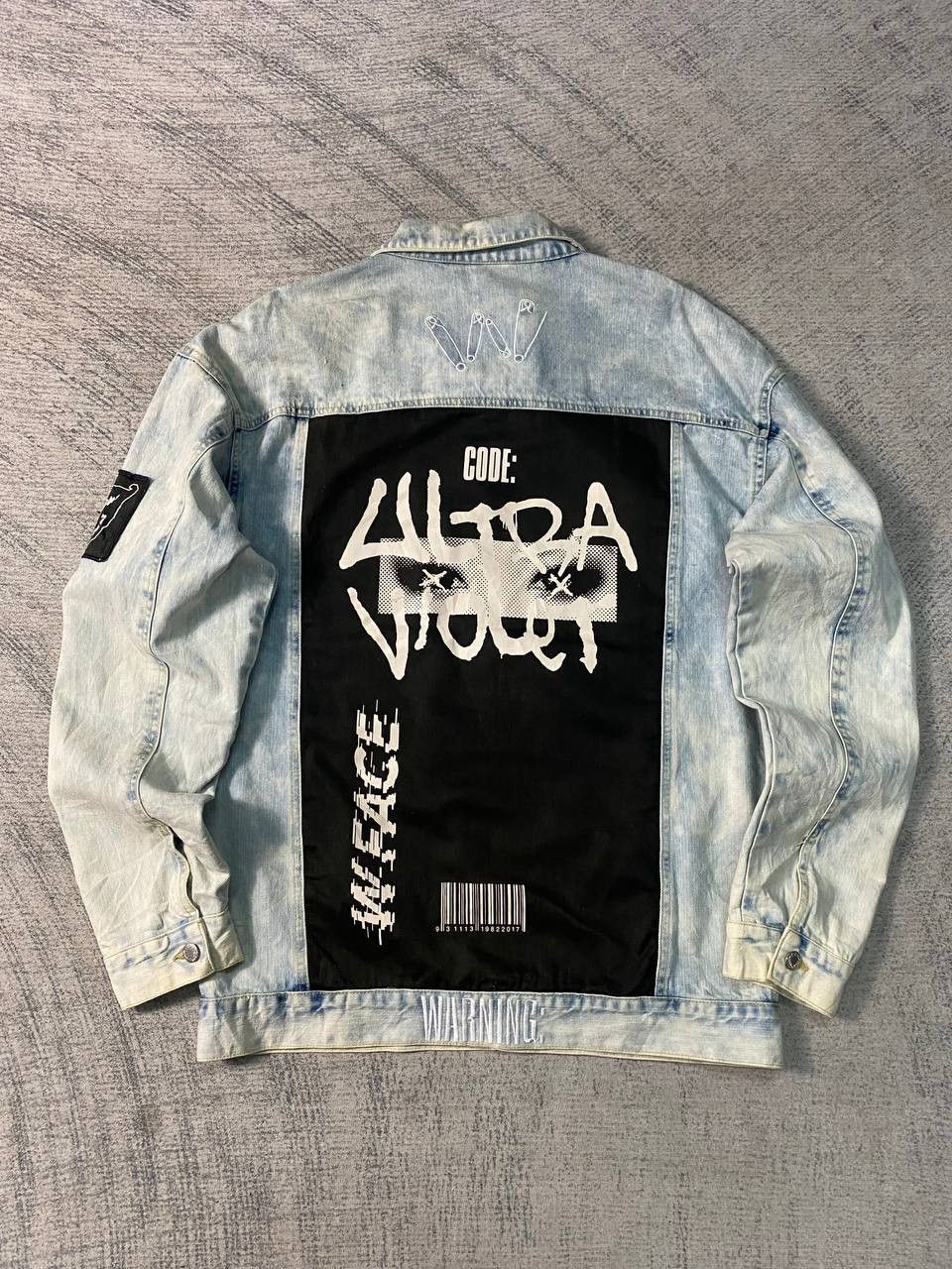 Japanese Brand Koda Kumi Live Tour 2017 W FACE Distressed Denim Jacket Size US L / EU 52-54 / 3 - 7 Thumbnail