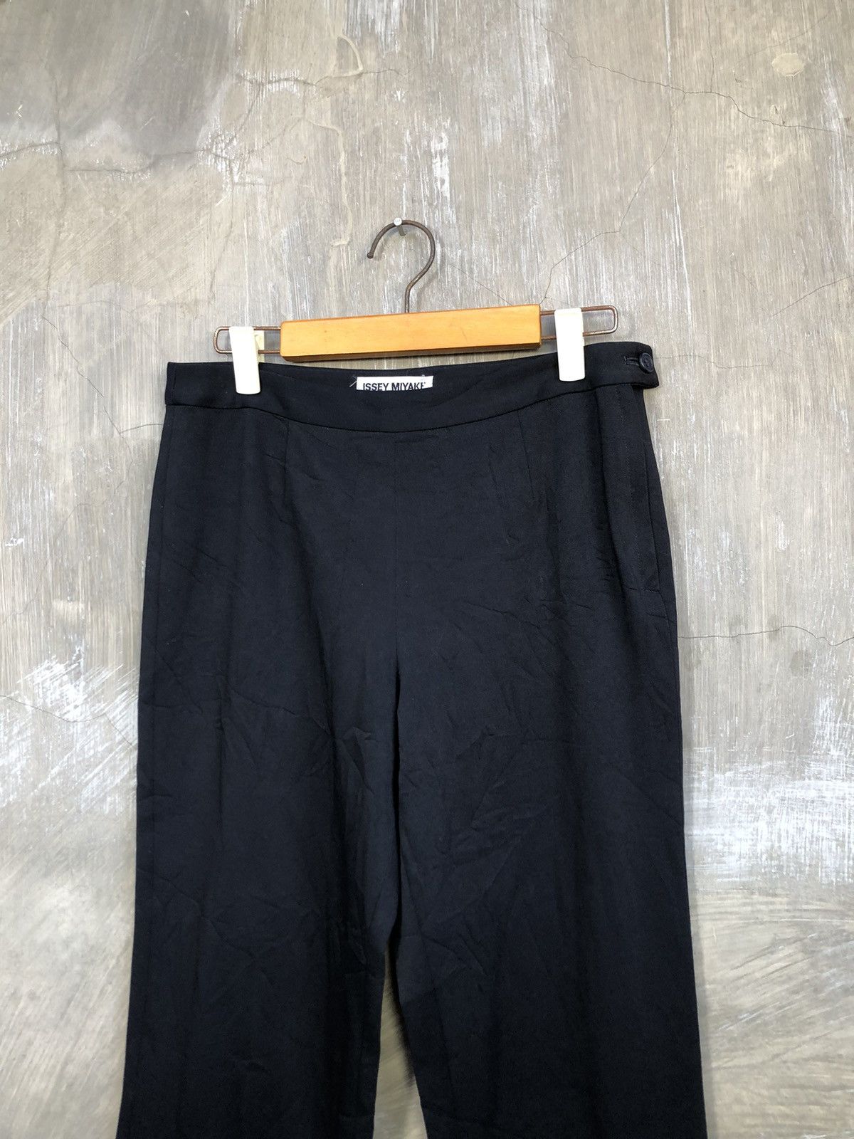 Issey Miyake Issey Miyake Women Black Trouser Pants Size 28" / US 6 / IT 42 - 2 Thumbnail