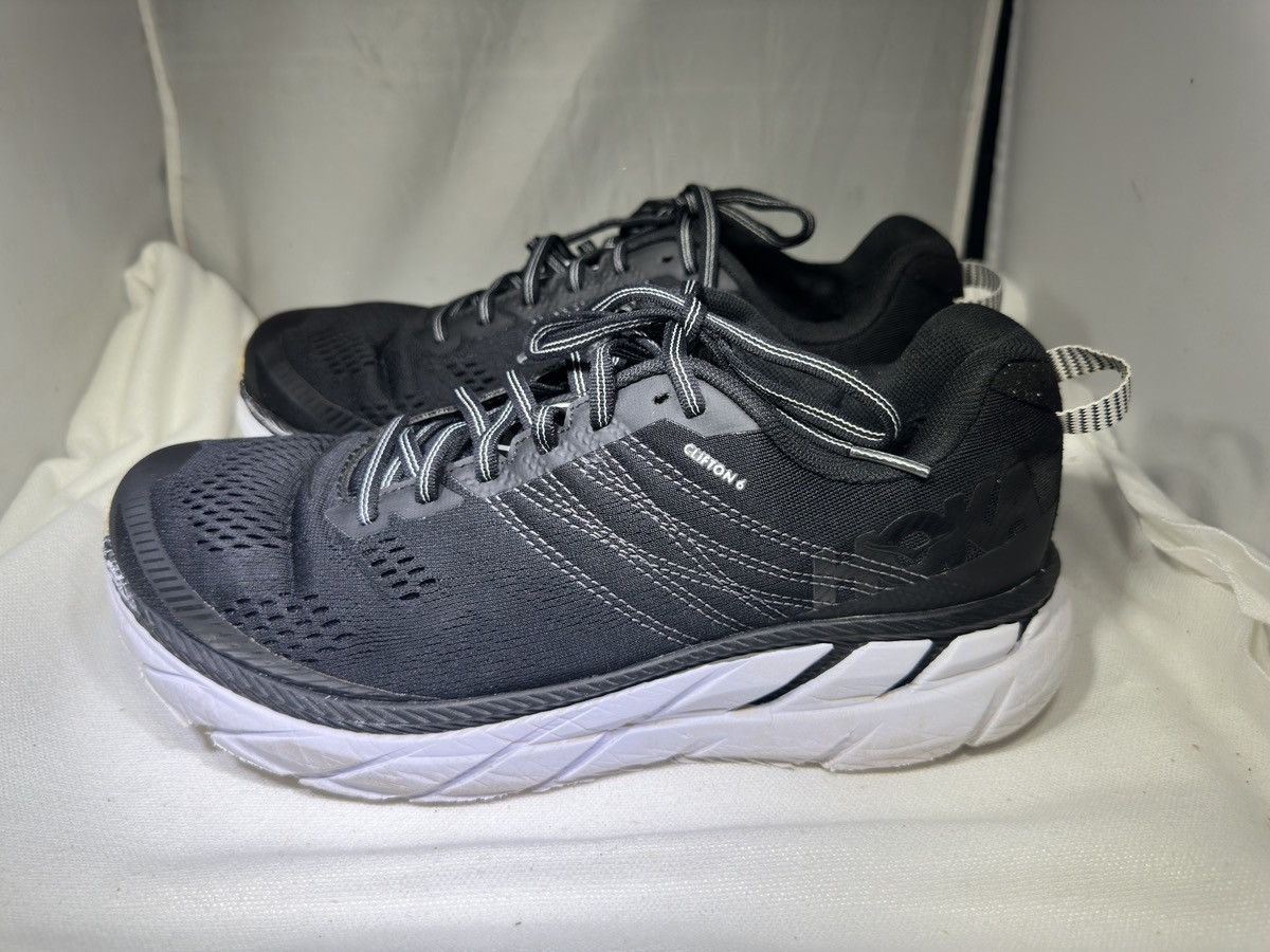 Hoka PreOwned Hoka Clifton 6 Men's 9 2E Wide Black Size US 9 / EU 42 - 1 Thumbnail
