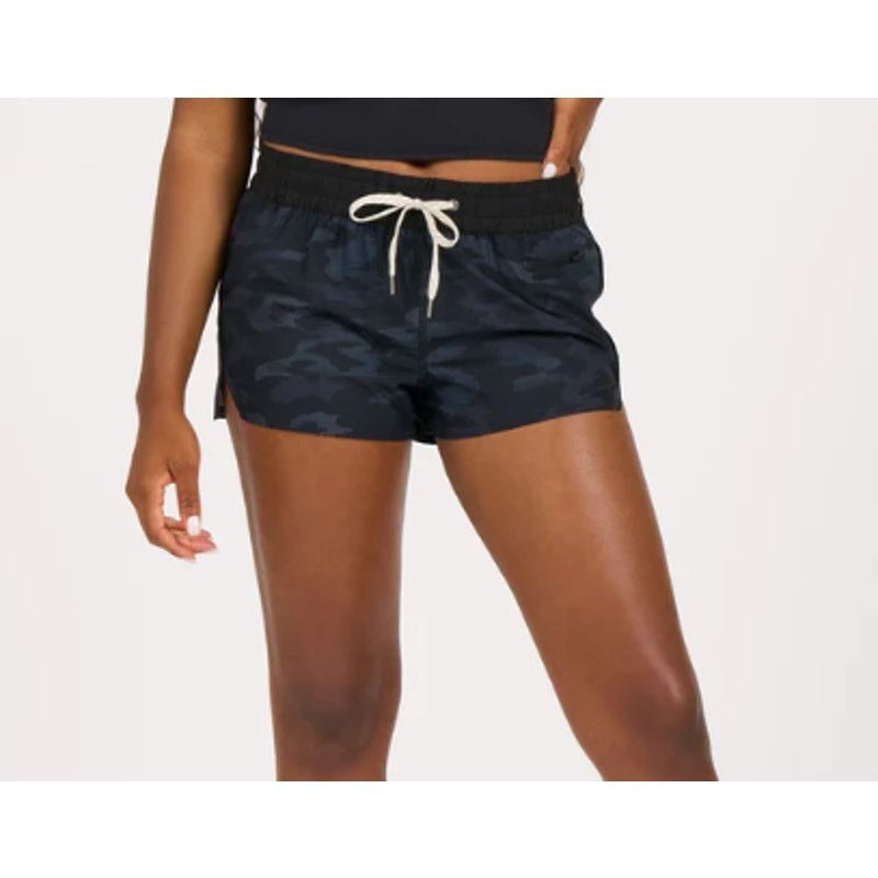 Vuori Vuori Clementine Short Women's Shorts Black Camo SZ Medium Size 30" / US 8 / IT 44 - 1 Thumbnail
