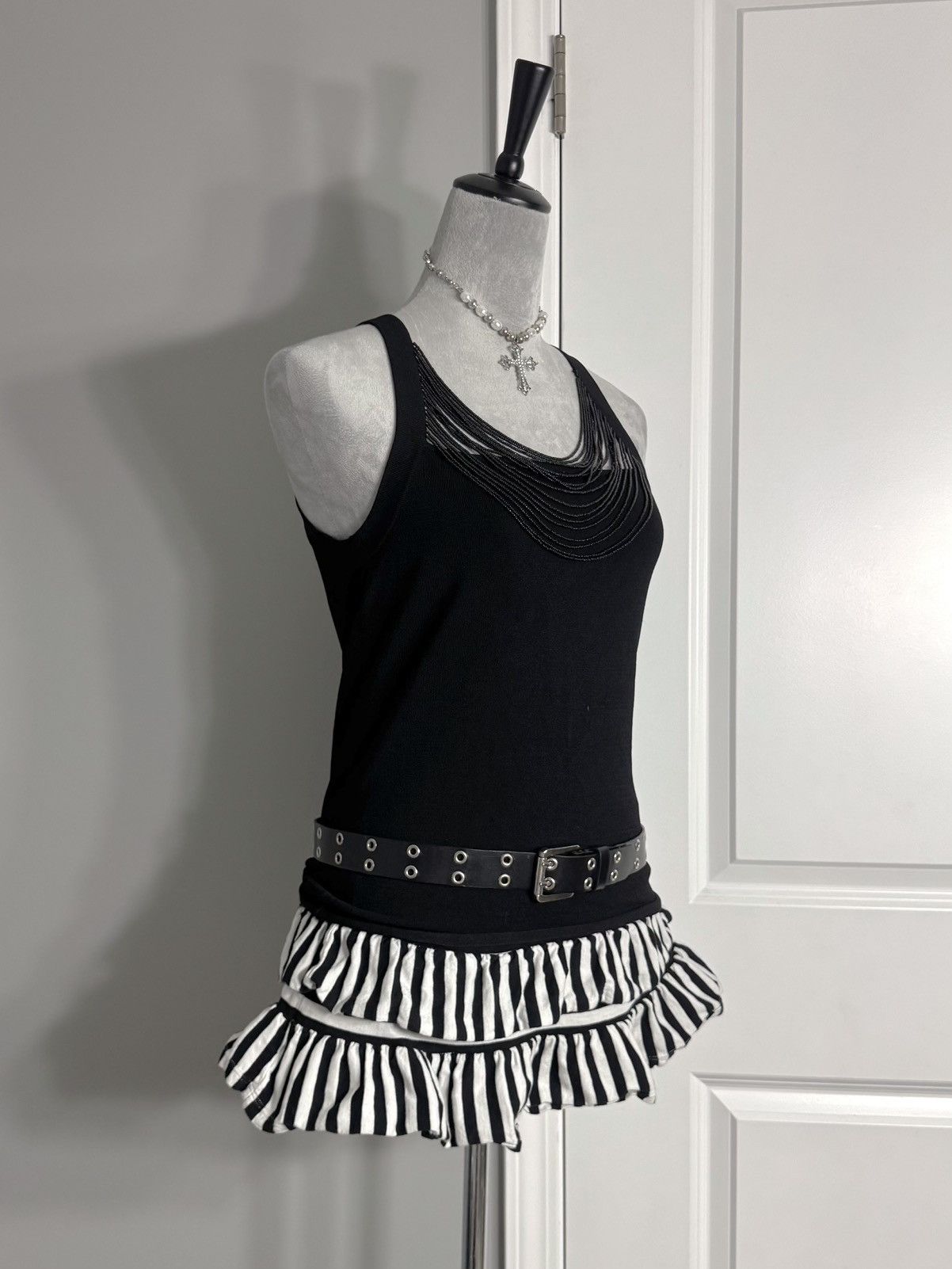 Other Vintage Cryus Black Boho Beaded Cowl Neck Halter Top Size M / US 6-8 / IT 42-44 - 6 Thumbnail