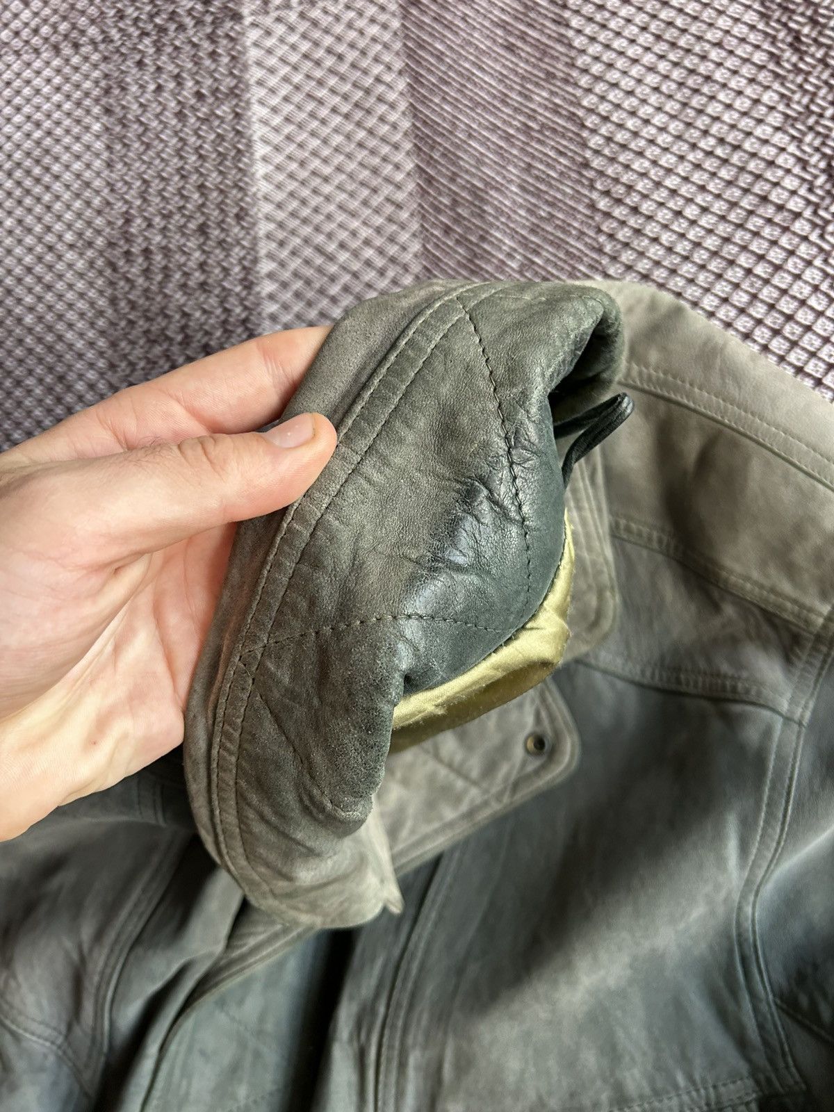 Genuine Leather Vintage Leather Bomber Jacket Heavy Faded Thrashed Size L Size US L / EU 52-54 / 3 - 8 Thumbnail