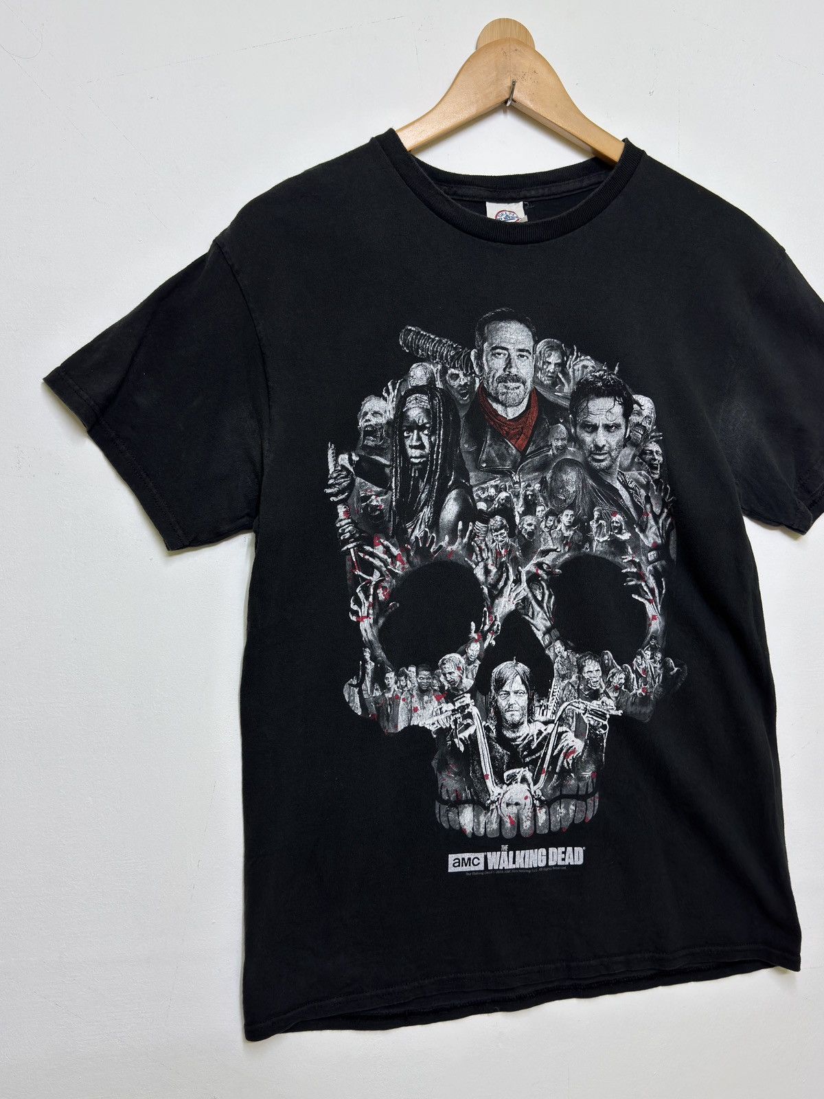Vintage Vintage Walking Dead Graphic Tee Skull / 2016 Size US S / EU 44-46 / 1 - 3 Thumbnail
