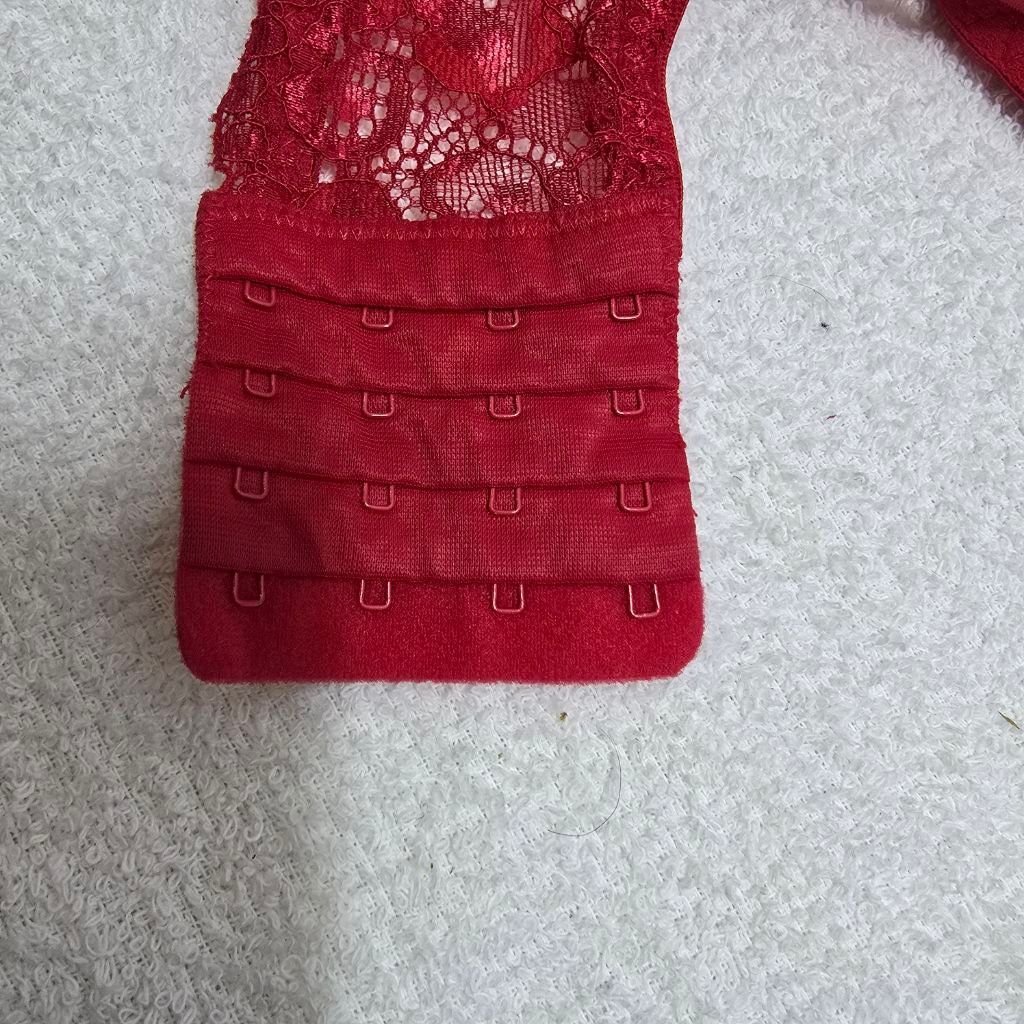 The Unbranded Brand Women's Marilyn Monroe Red Lace Bra 36C Size ONE SIZE - 6 Thumbnail