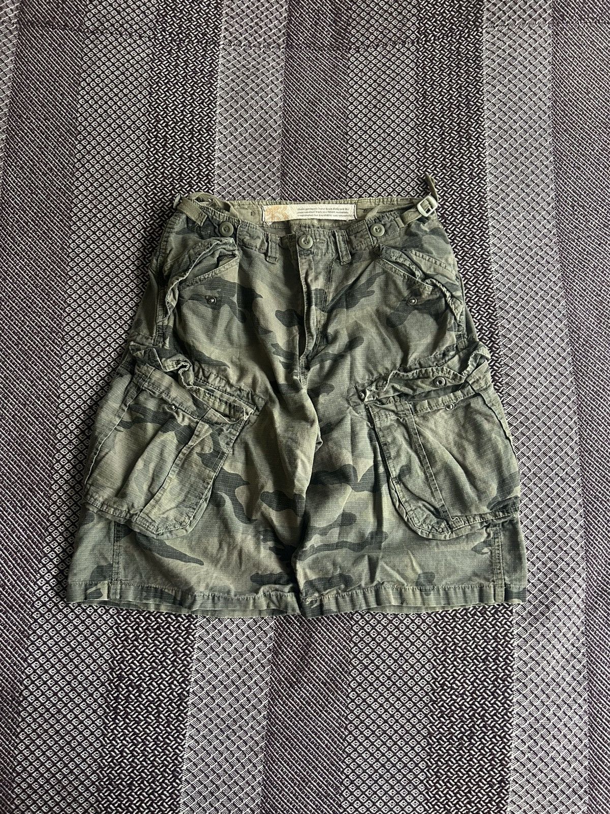 Burton Vintage Cargo Camo Shorts Burton Military Style Streetwear Size US 30 / EU 46 - 1 Thumbnail