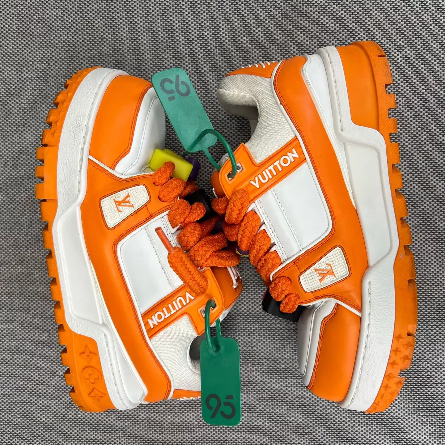 Louis Vuitton LV Trainer Maxi White Orange Pudgy 5.5/39.5 Size US 9 / IT 39 - 4 Thumbnail