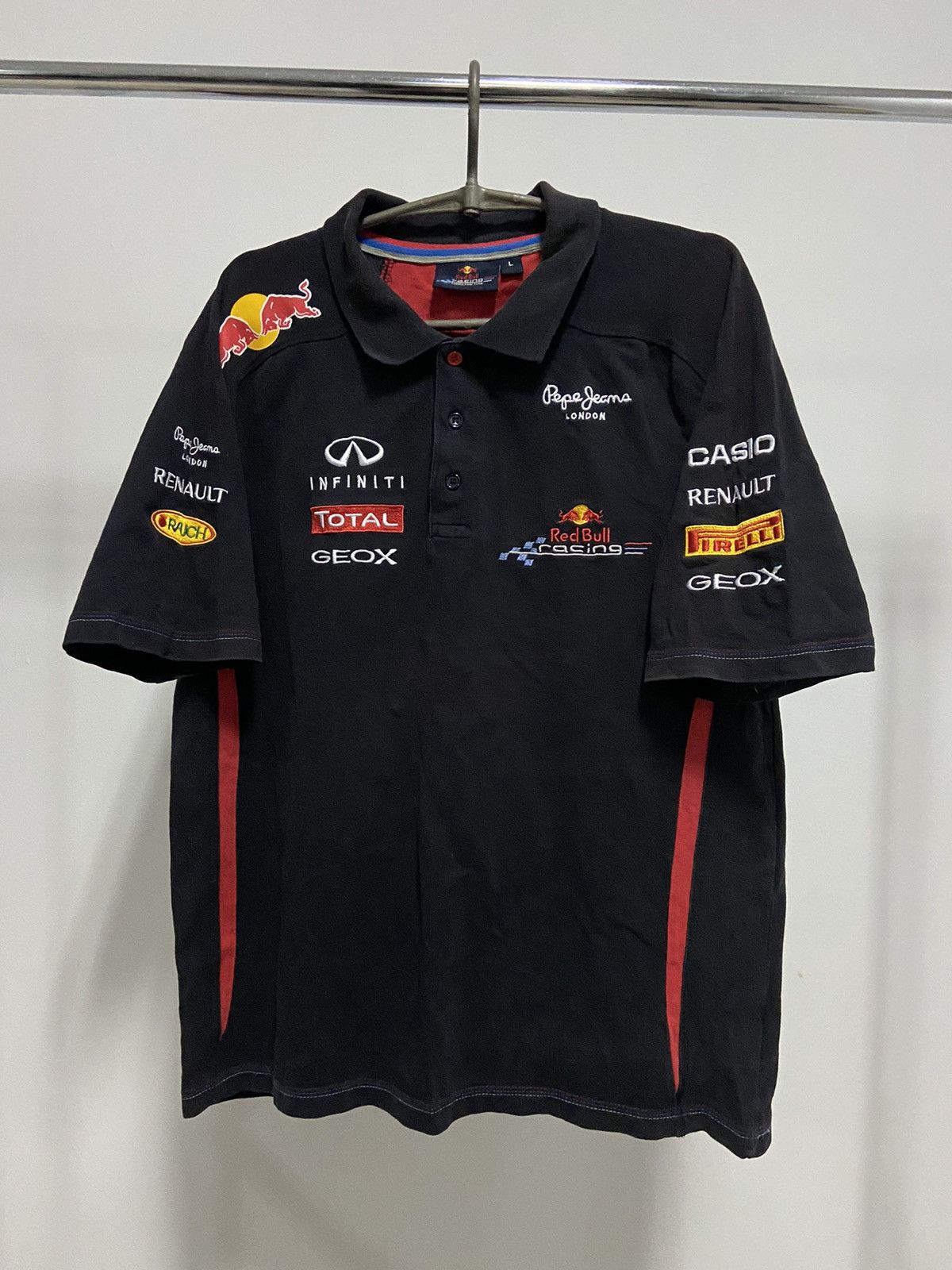 Formula 1 × Red Bull Red bull formula 1 team racing big logo vintage Size US L / EU 52-54 / 3 - 2 Thumbnail