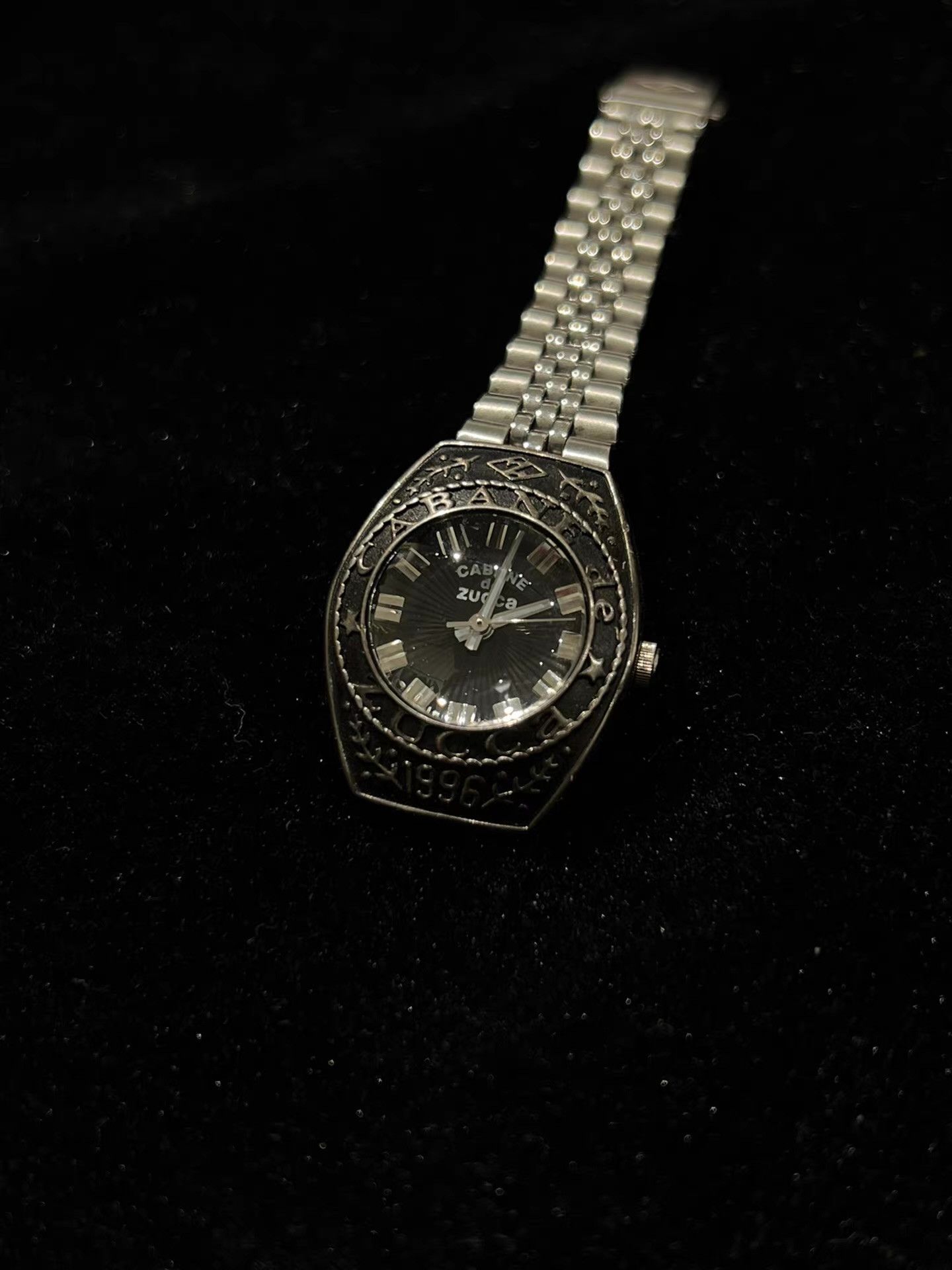 Zucca Cabane de Zucca Cast & Engraved Watch。 Q13 Size ONE SIZE - 7 Thumbnail