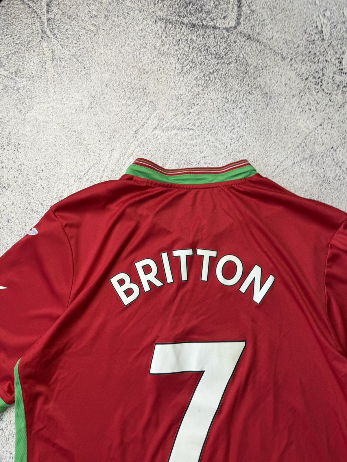 Vintage Mens FC SWANSEA CITY #7 Britton 2017 SOCCER FOOTBALL JERSEY Size US XL / EU 56 / 4 - 25 Thumbnail