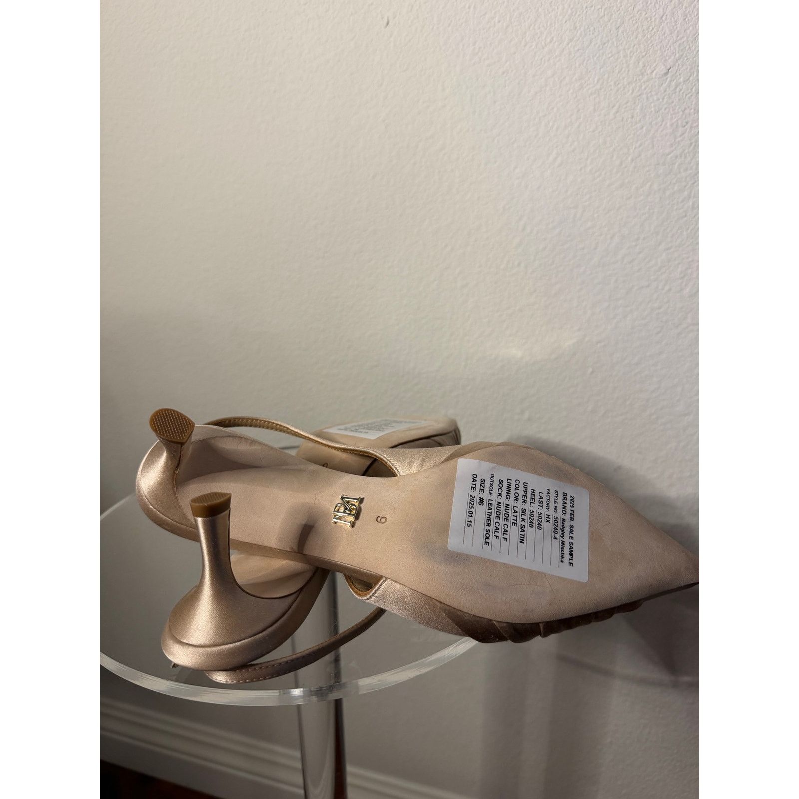 Badgley Mischka Badgley Mishka satin beige slingback heels size 6 Size US 6 / IT 36 - 8 Thumbnail