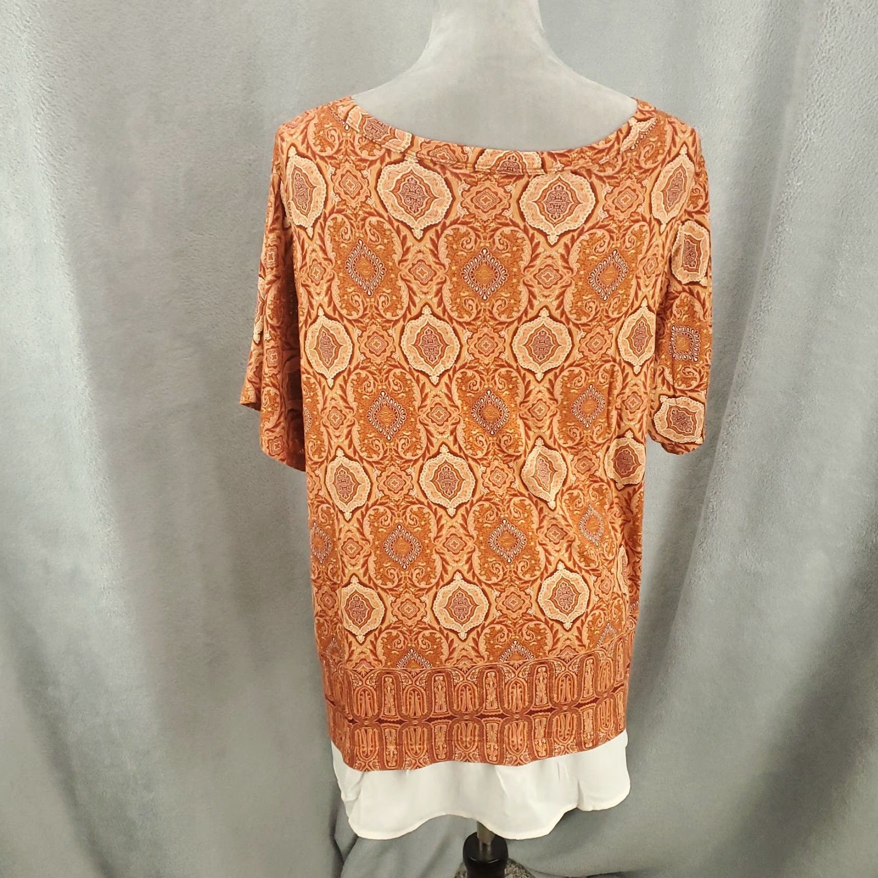 Vintage Womens 1X Orange Chiffon Geometric Blouse Top Layered Look Casual Sleeve Round Neck Pullover Plus Size 1X Rose And Olive Size XL / US 12-14 / IT 48-50 - 3 Thumbnail