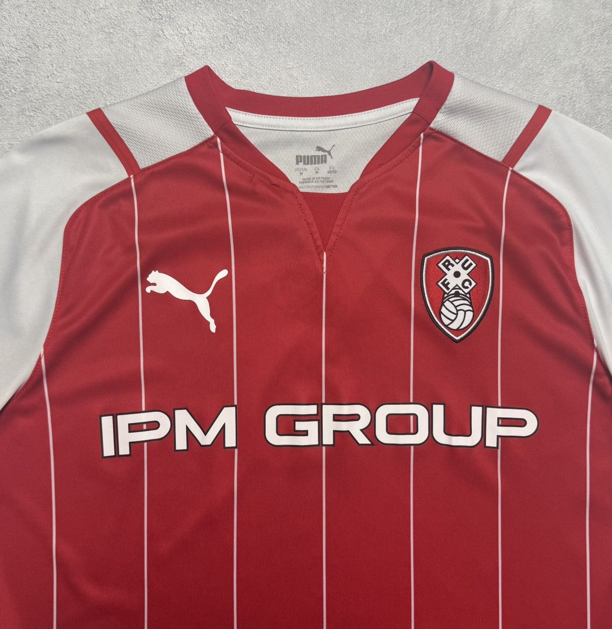 Puma Rotherham United 2021 2022 Home Shirt Soccer Jersey Puma Size US M / EU 48-50 / 2 - 4 Thumbnail