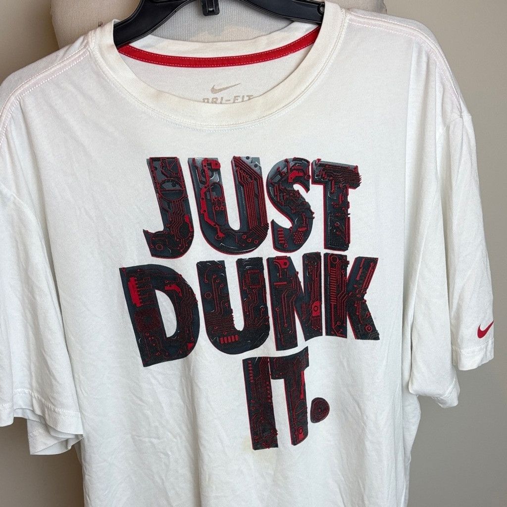 Nike Nike Just Dunk It White Red Graphic Tee Men's ShirtWize 3XL Size US XXL / EU 58 / 5 - 1 Thumbnail