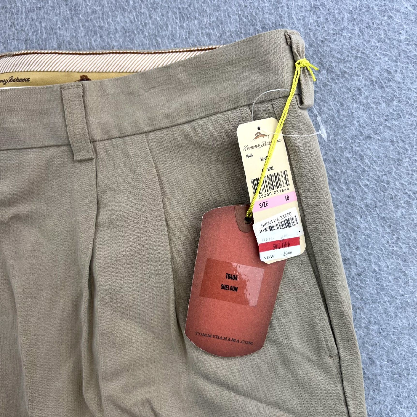 Tommy Bahama Tommy Bahama Shorts Mens 40 Beige Silk Pleated Chino Casual Preppy Adult) Size US 40 / EU 56 - 6 Thumbnail