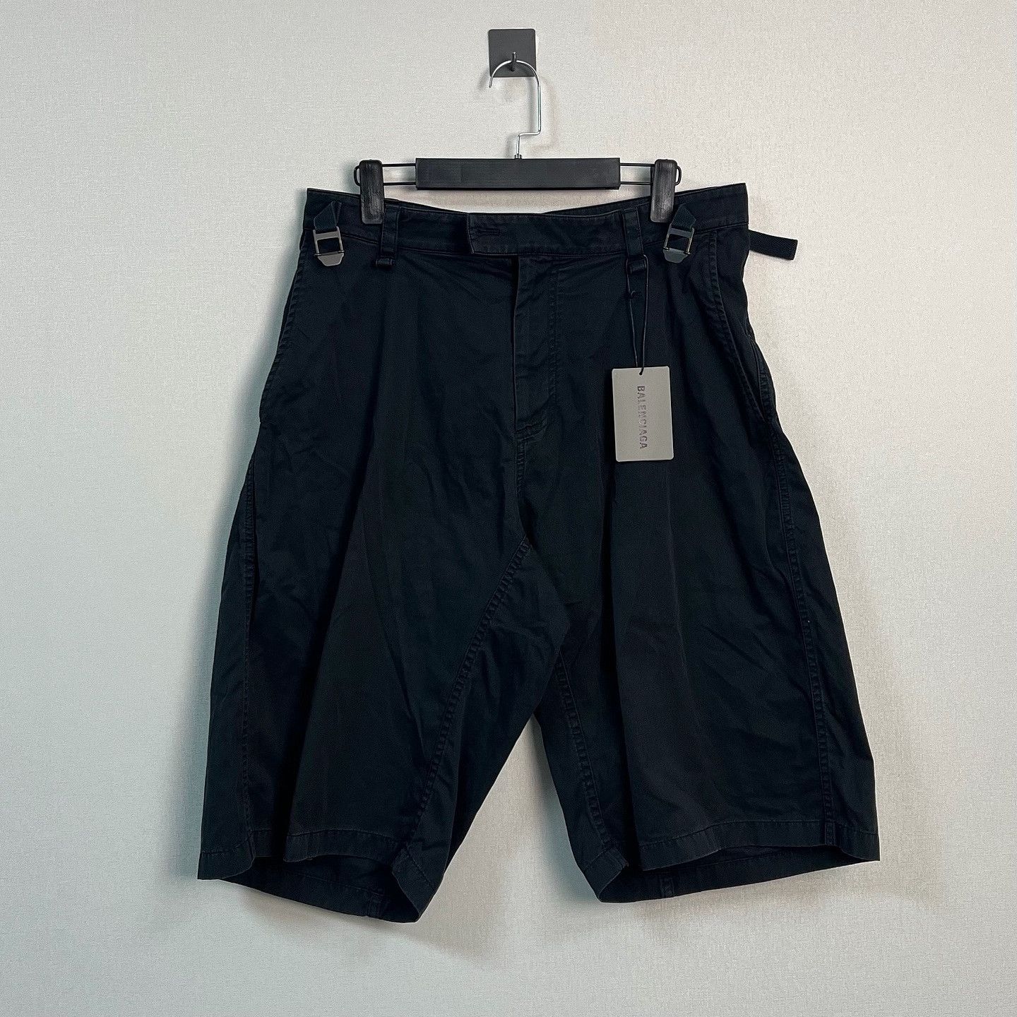 Balenciaga Balenciaga Side Pocket Shorts Size XS Size US 28 / EU 44 - 1 Thumbnail