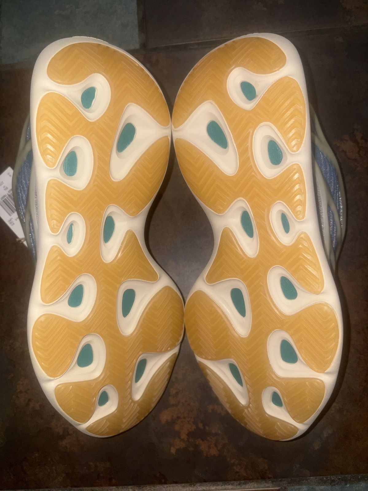 Adidas × Kanye West Adidas Yeezy 700 V3 “Kyanite” Size 9 Size US 9 / EU 42 - 5 Thumbnail