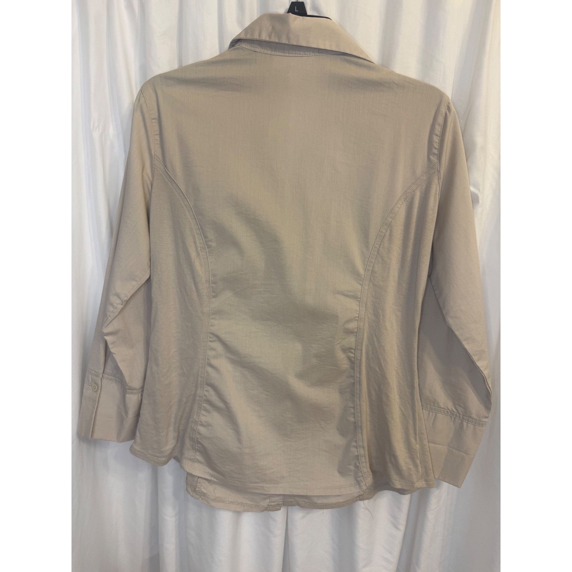 Other Dressbarn Beige Long Sleeve Button-Down Shirt Pleated Front Size L / US 10 / IT 46 - 5 Thumbnail