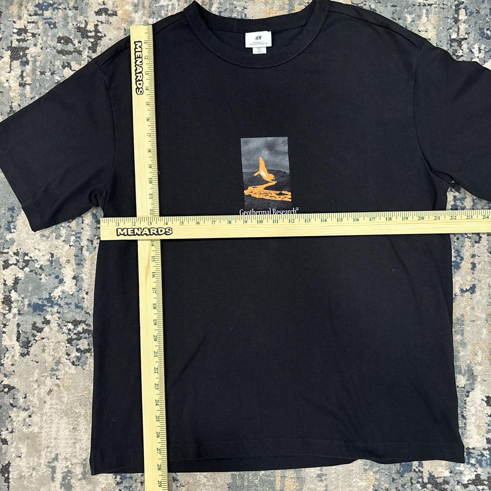 H&M Graphic volcano tshirt Size US L / EU 52-54 / 3 - 4 Thumbnail