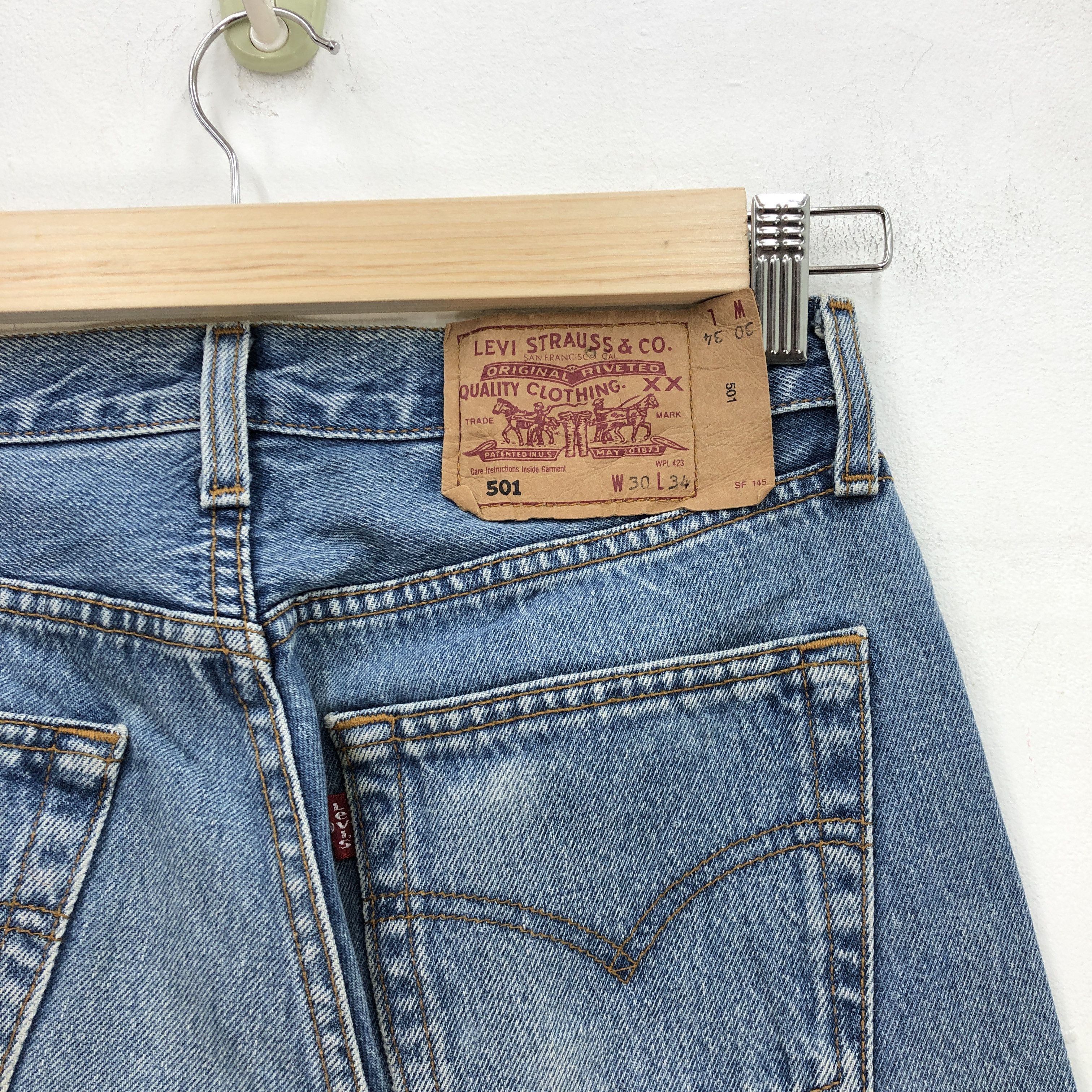 Levi's Vintage Levis 501 Jeans Levi's Faded Light Wash Denim Size 28" / US 6 / IT 42 - 5 Thumbnail