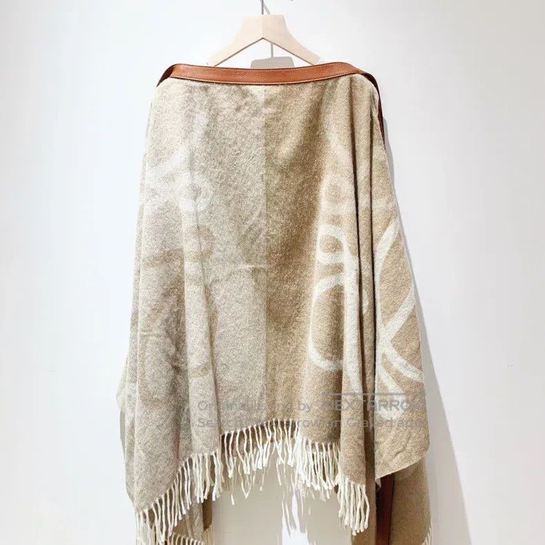 Loewe Loewe Cashmere poncho shawl in khaki with color block prin Size XS / US 0-2 / IT 36-38 - 2 Thumbnail