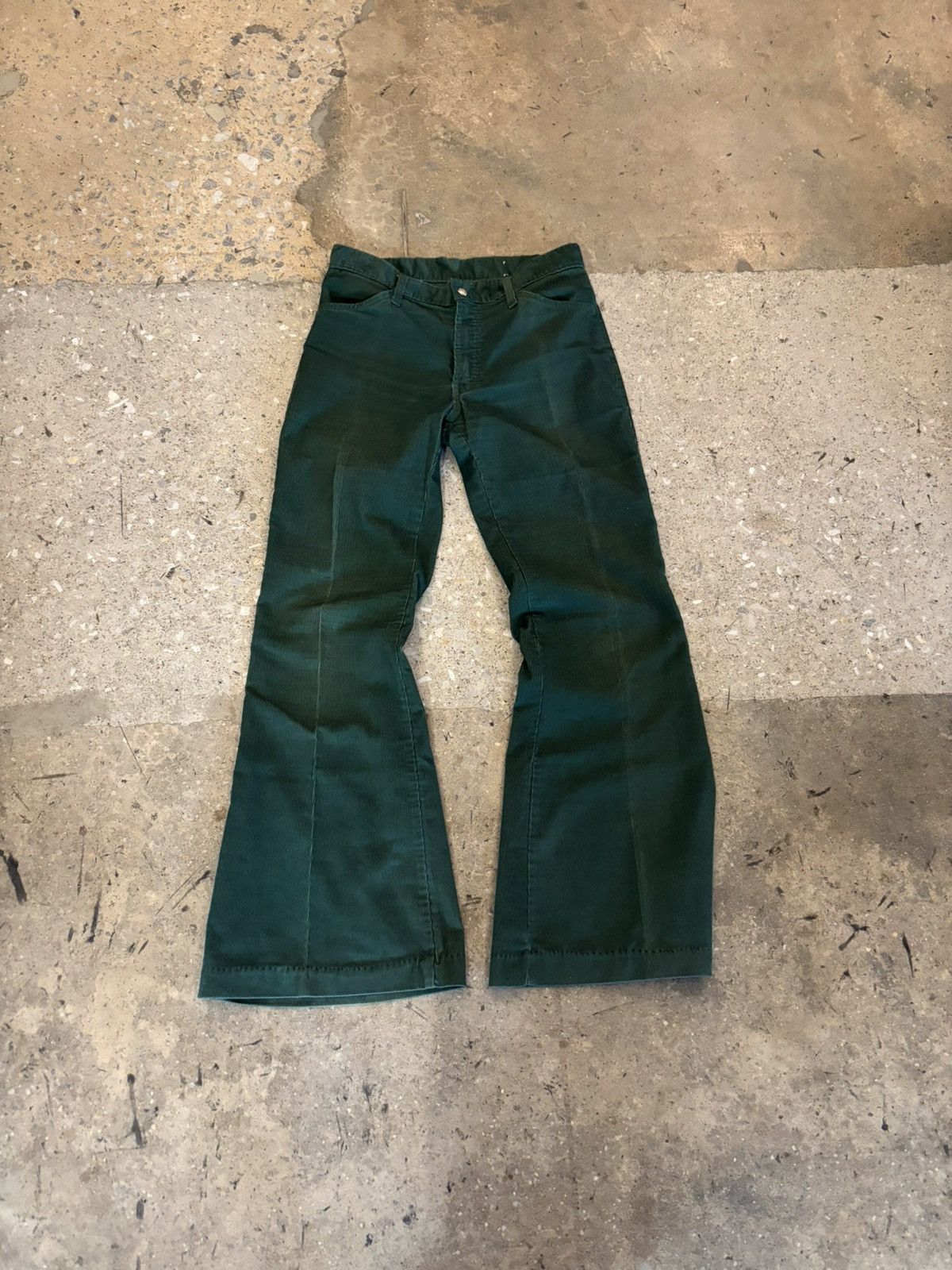 Levi's × Vintage 70's Green Corduroy Vintage Bell Bottom Pants Size US 32 / EU 48 - 1 Thumbnail