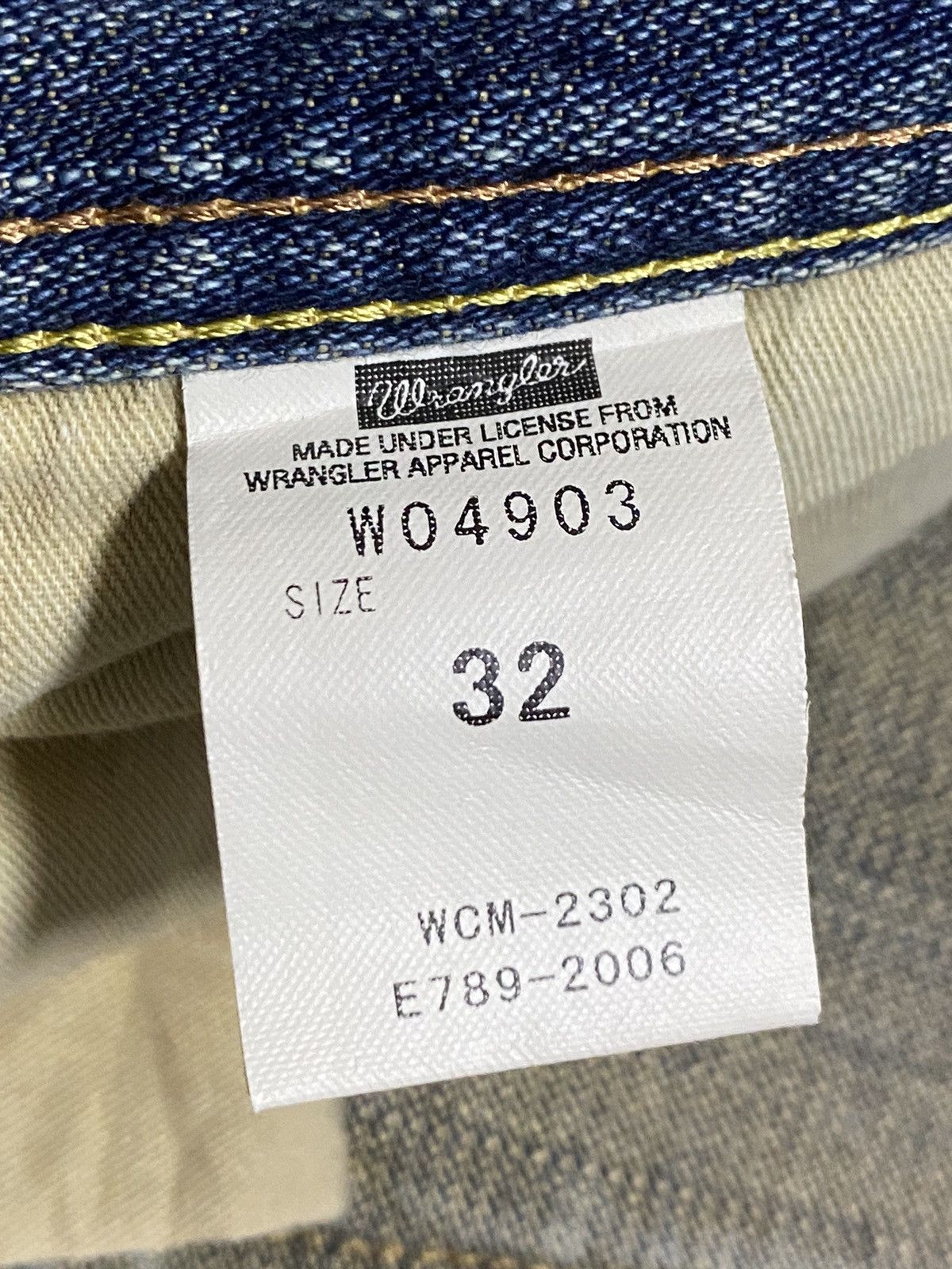 Japanese Brand Vintage Wrangler Faded Wash Distressed Loose Jeans Size US 33 - 16 Thumbnail