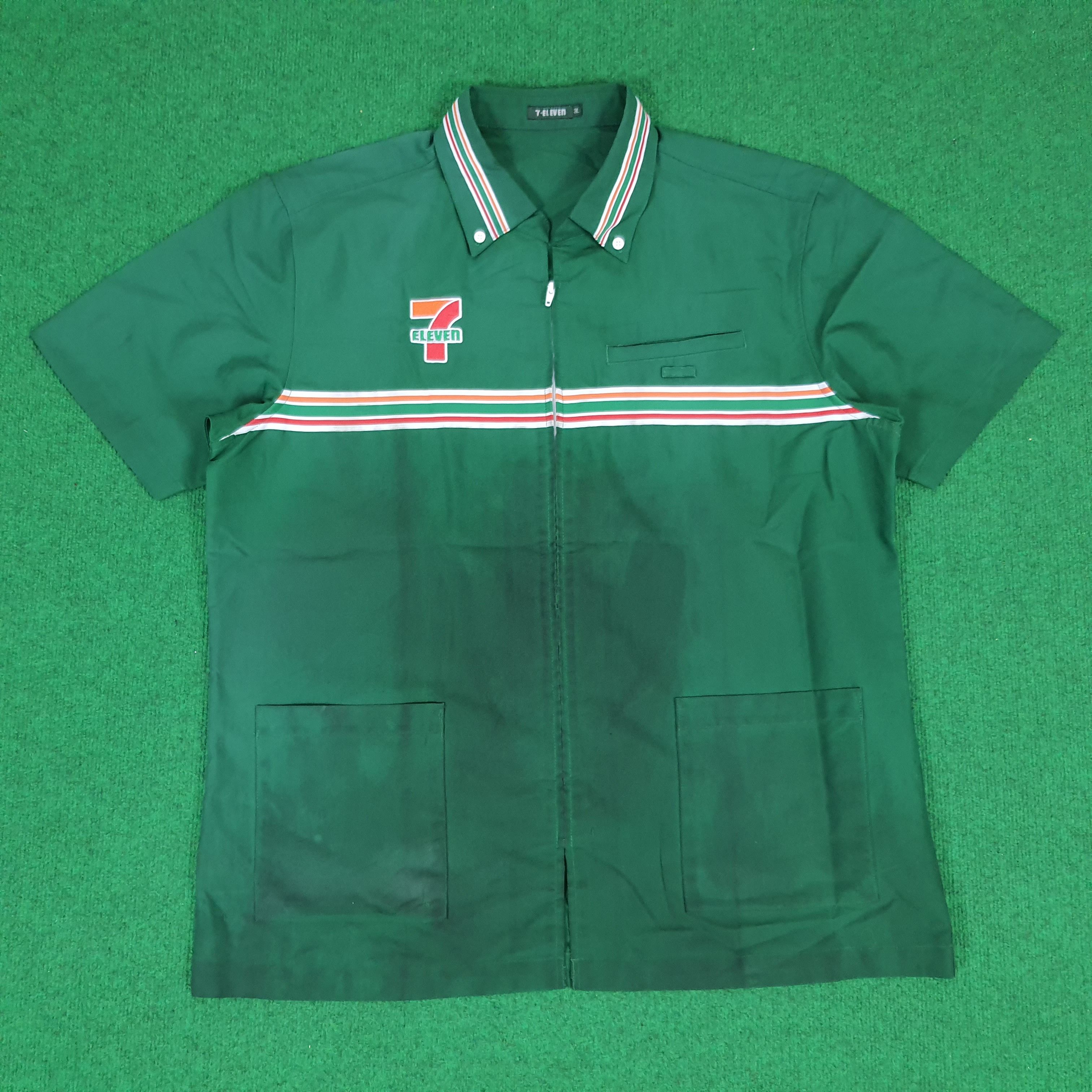 Japanese Brand Vintage 7 Eleven Staff Japan Edition Uniform Shirt Size US L / EU 52-54 / 3 - 1 Thumbnail